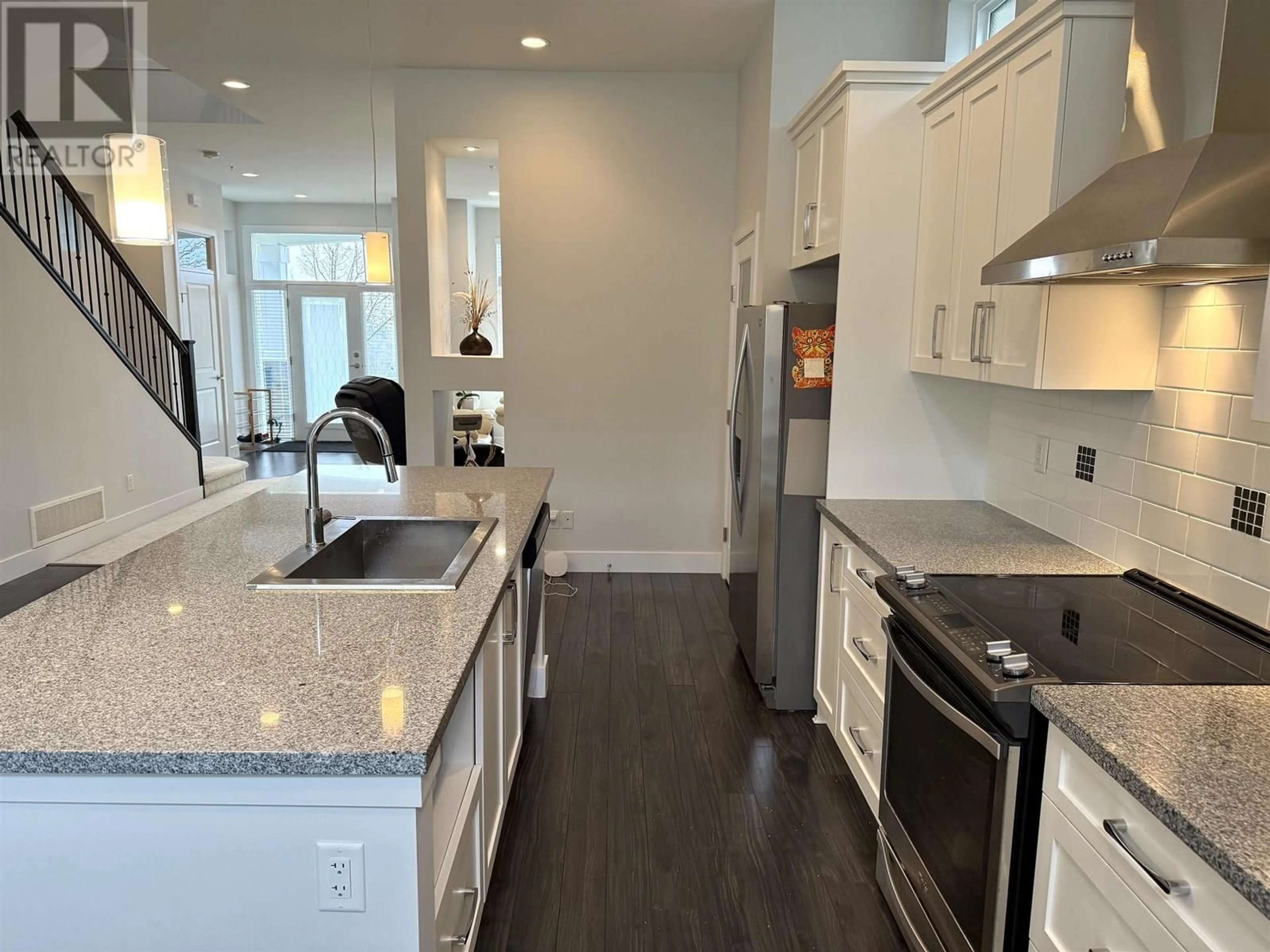 Open concept kitchen, ceramic/tile floor for 10420 JACKSON ROAD, Maple Ridge British Columbia V2W0H8