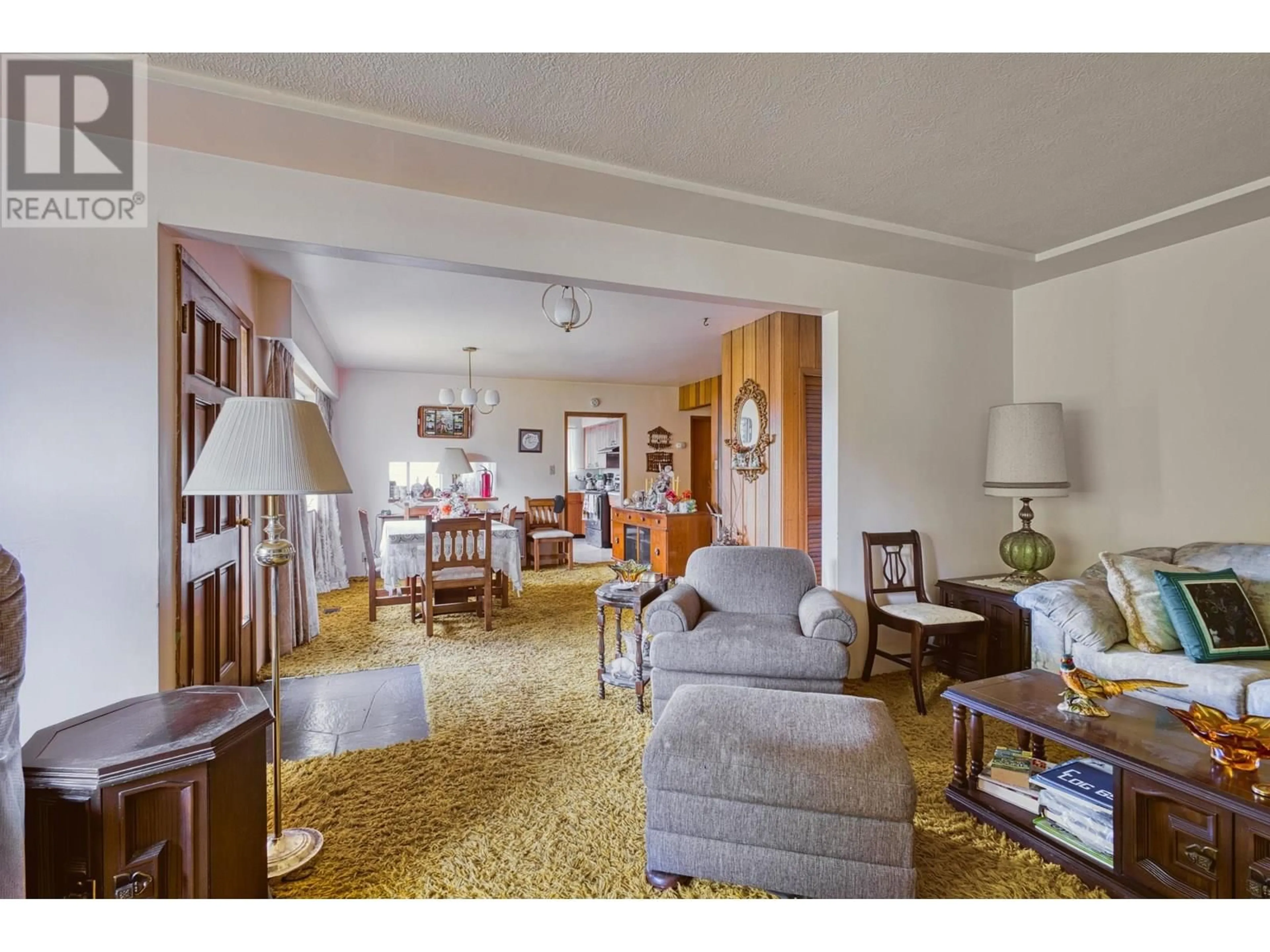 Living room with furniture, unknown for 892 MACINTOSH STREET, Coquitlam British Columbia V3J4Z2