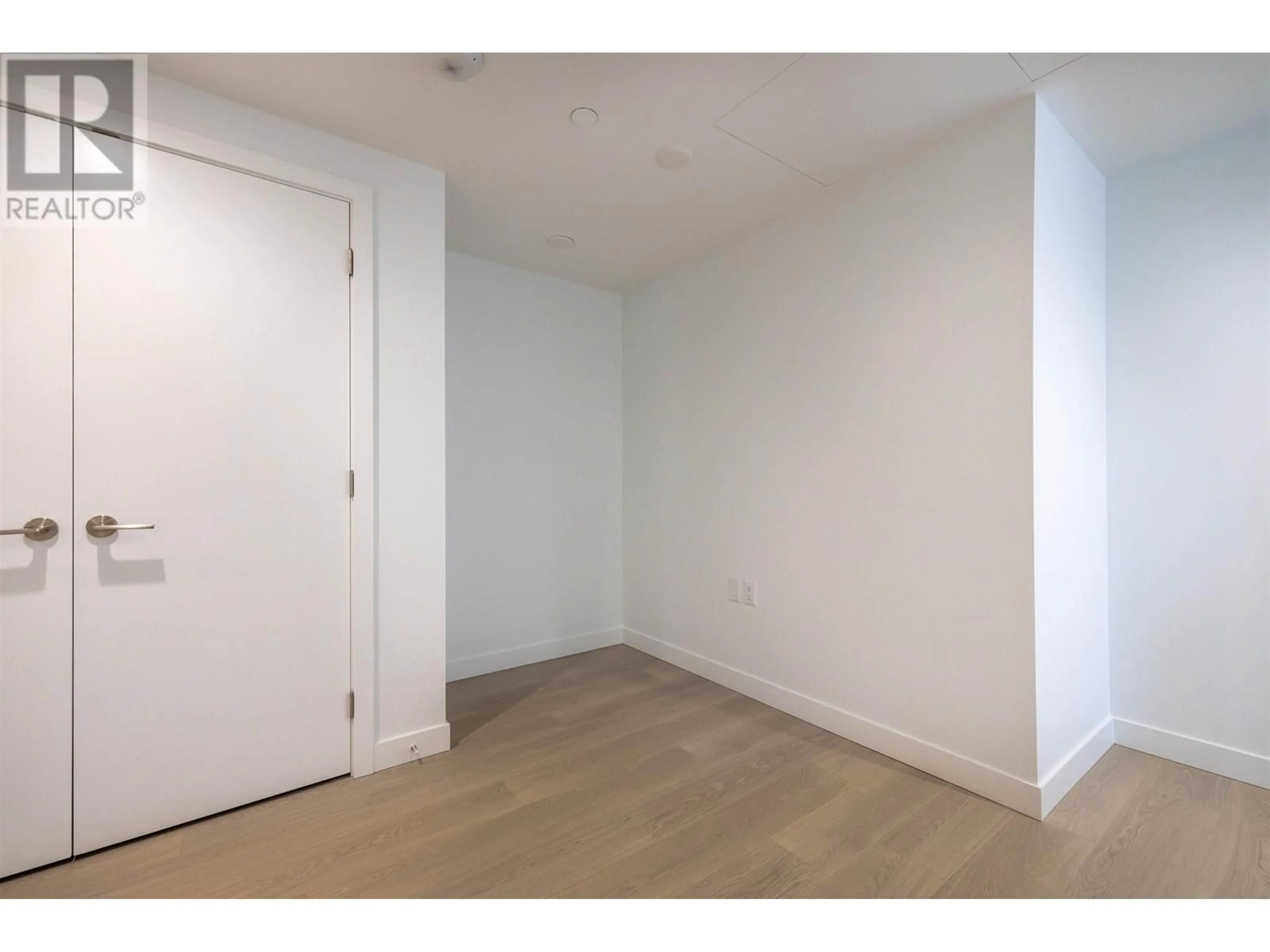 A pic of a room for 207 - 6537 TELFORD AVENUE, Burnaby British Columbia V5H0K9