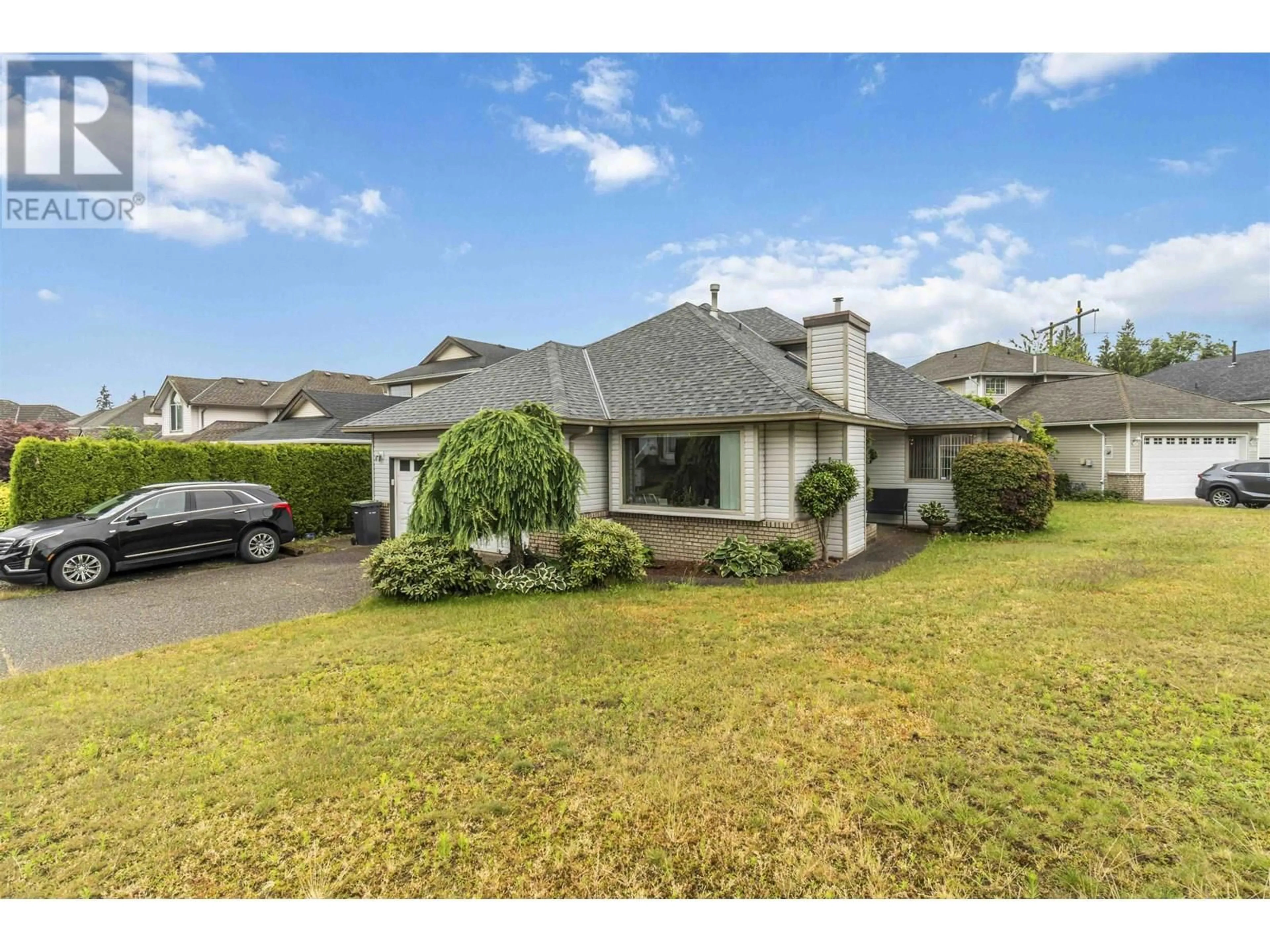 A pic from outside/outdoor area/front of a property/back of a property/a pic from drone, street for 1372 OXFORD STREET, Coquitlam British Columbia V3E3G4