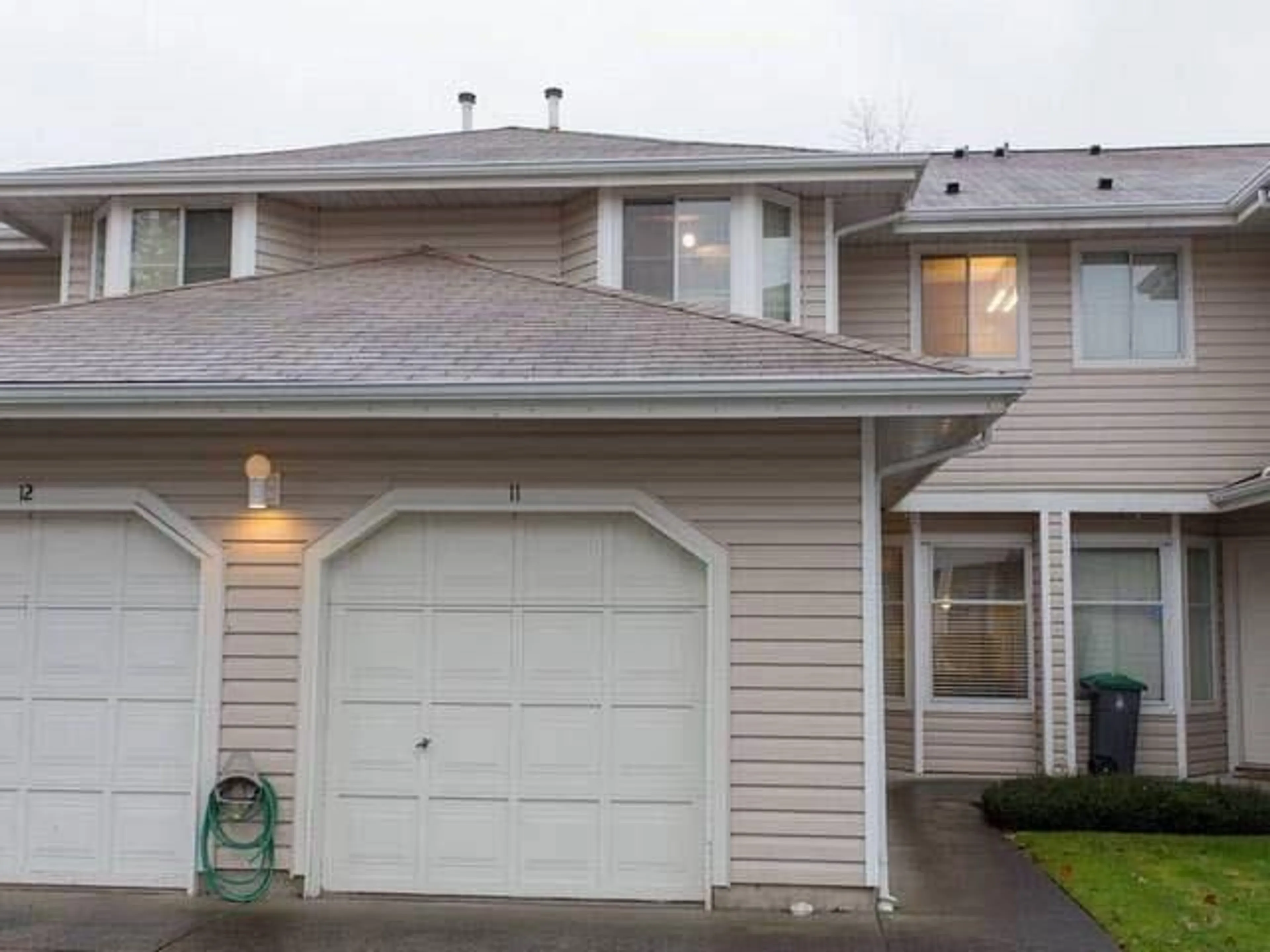 Home with vinyl exterior material, street for 11 - 10038 155, Surrey British Columbia V3R0S2