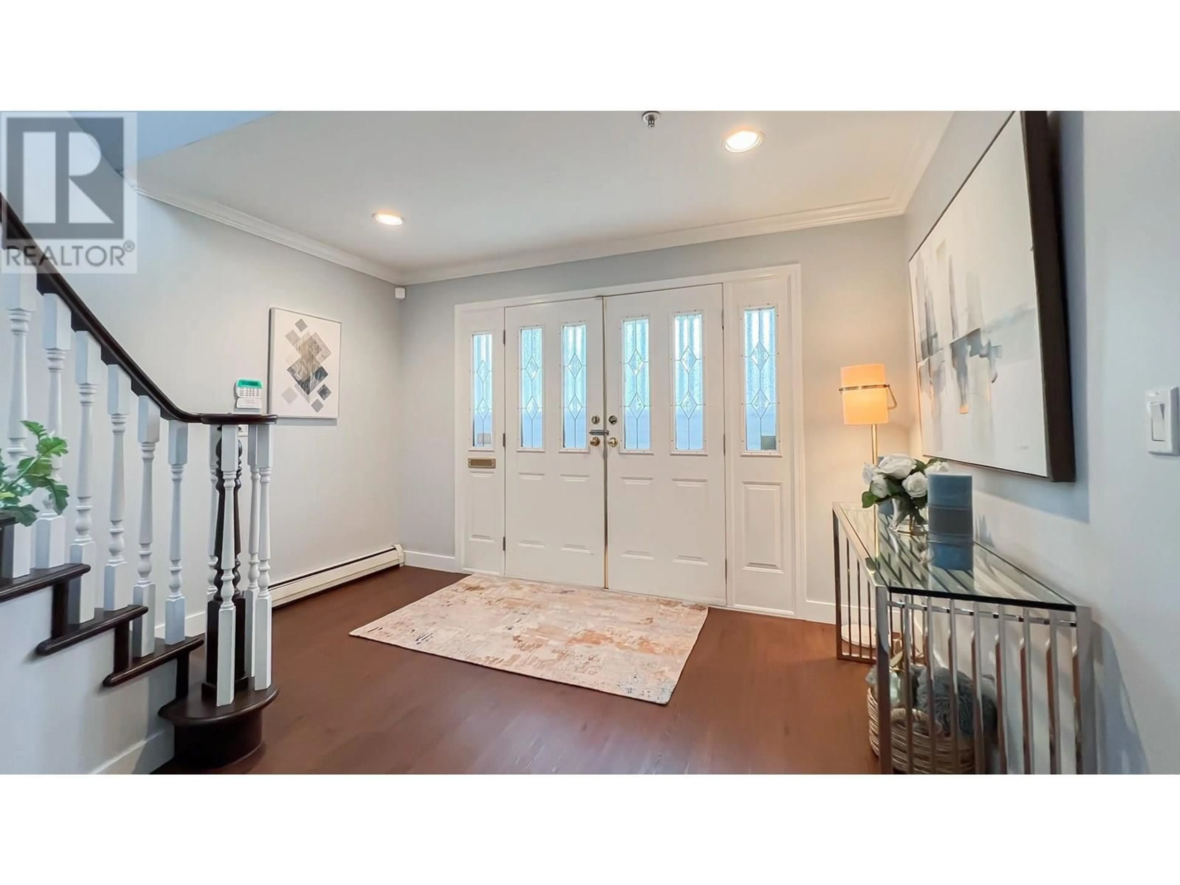 Indoor entryway for 2198 FRANKLIN STREET, Vancouver British Columbia V5L1R5