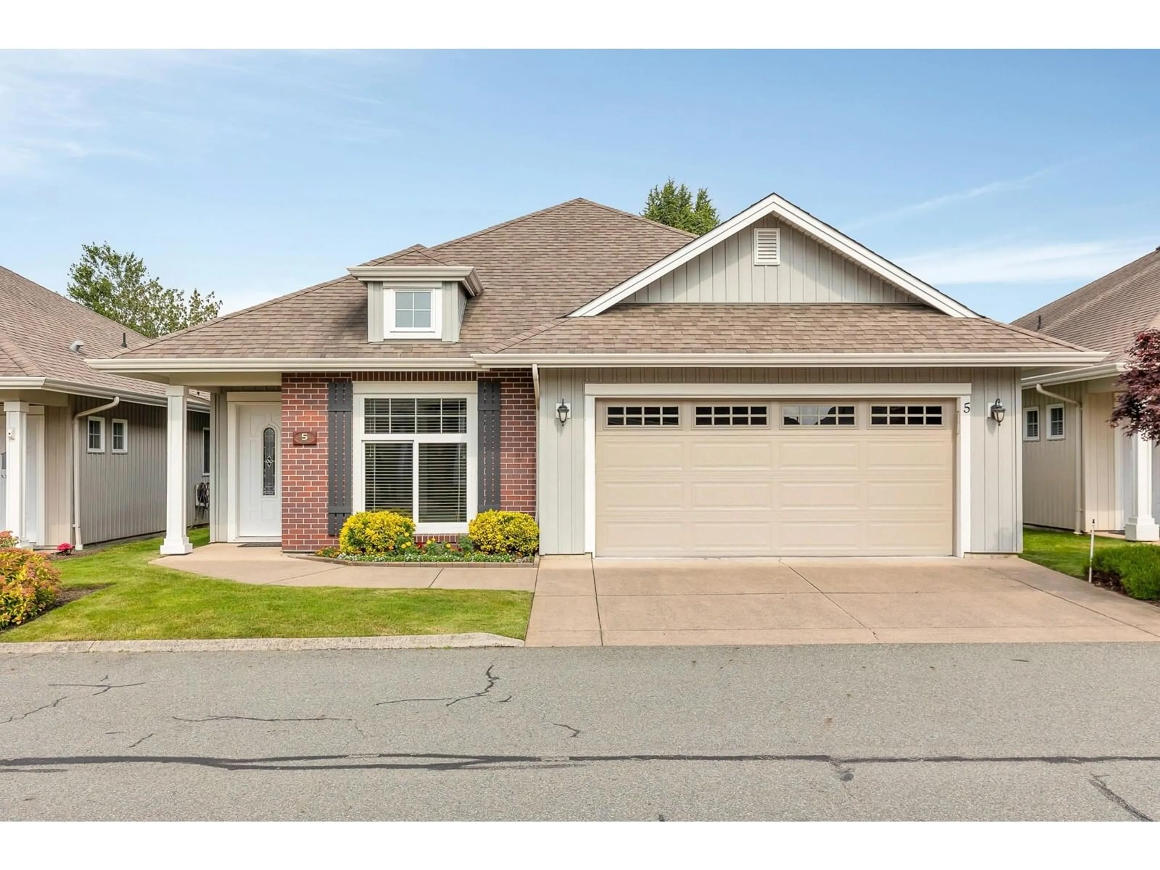 Home with vinyl exterior material, street for 5 - 45824 STEVENSON ROAD, Chilliwack British Columbia V2R5W5