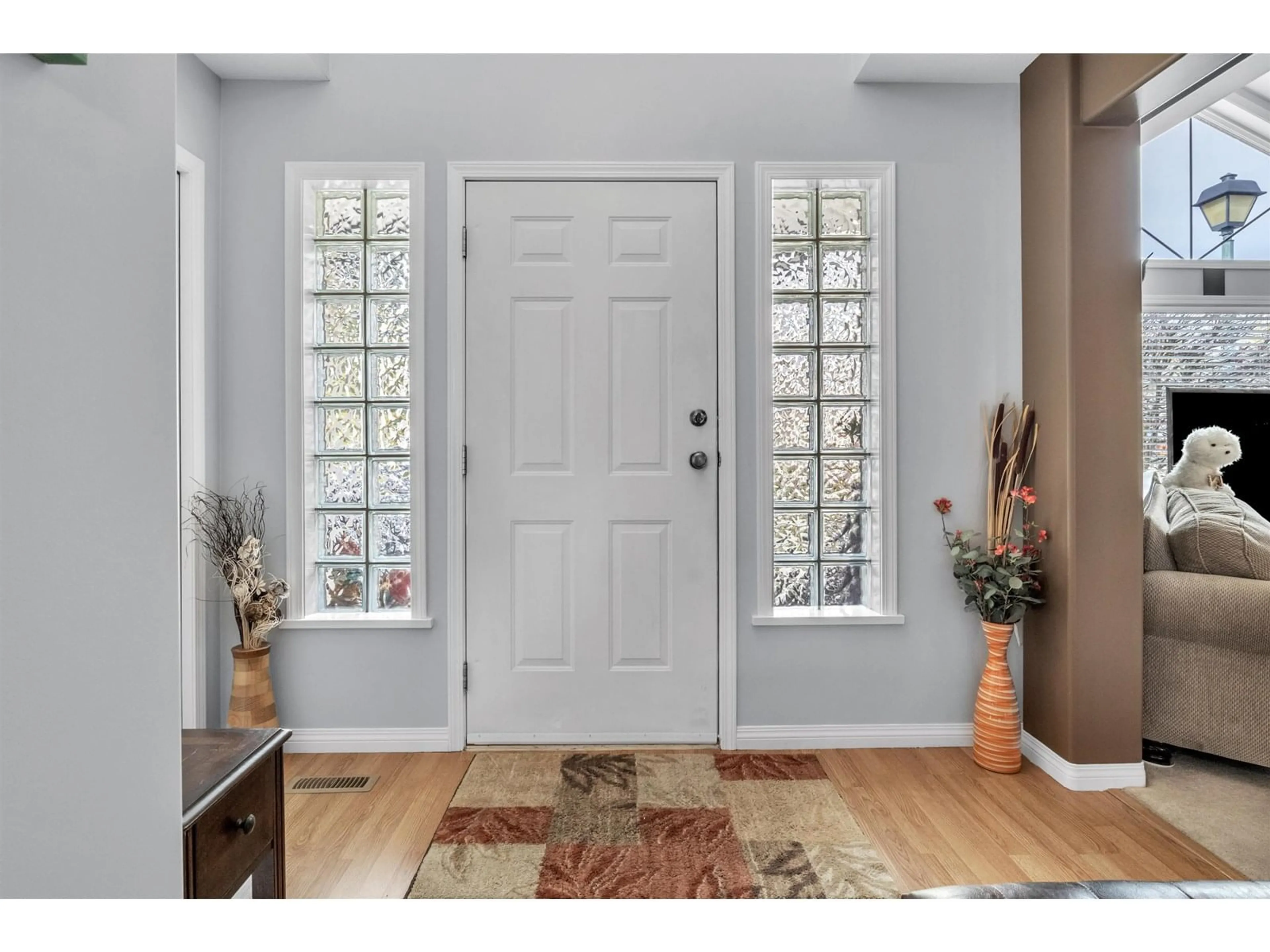 Indoor entryway for 35 - 8590 SUNRISE DRIVE, Chilliwack British Columbia V2R3Z4