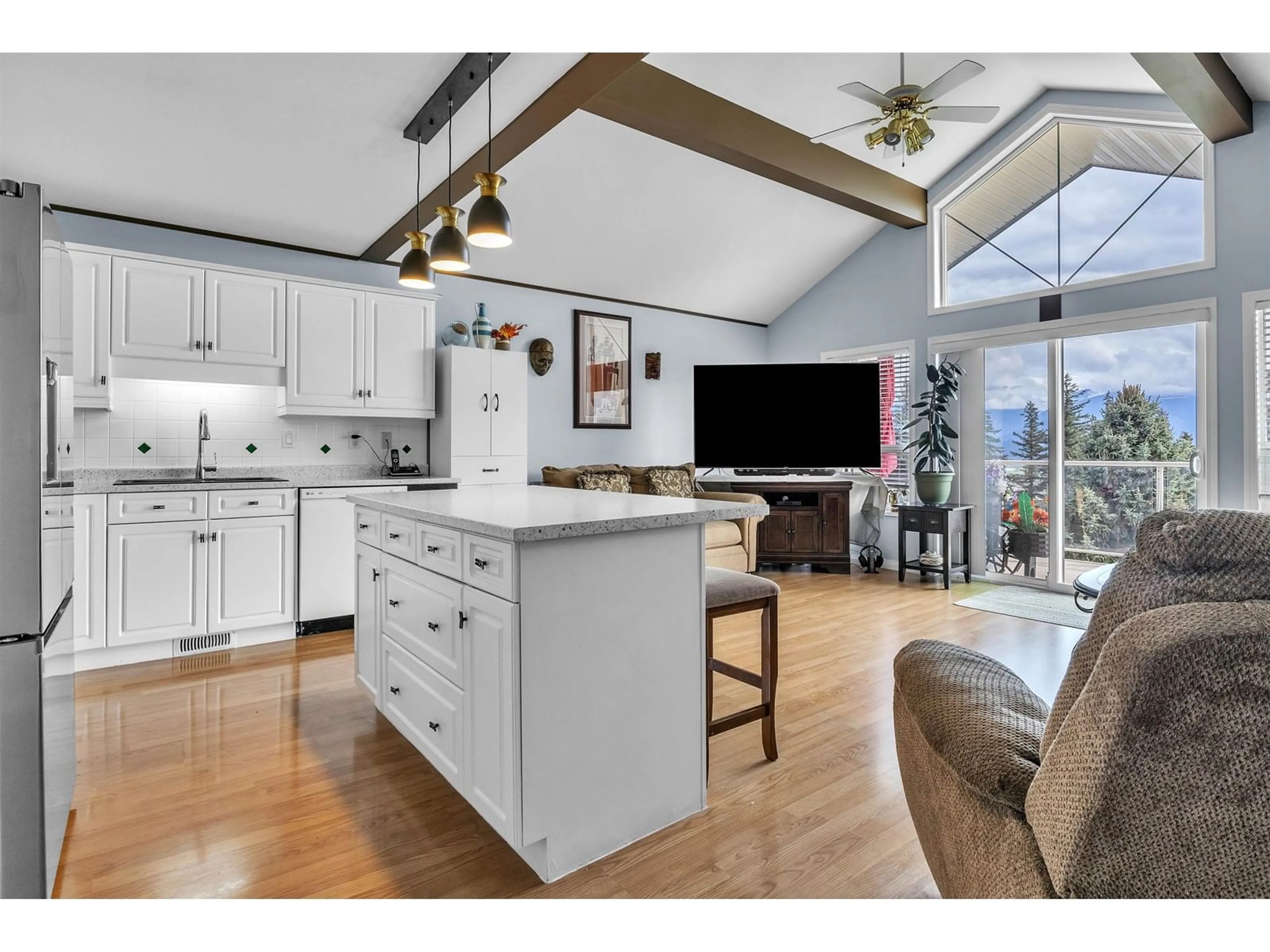 Open concept kitchen, unknown for 35 - 8590 SUNRISE DRIVE, Chilliwack British Columbia V2R3Z4