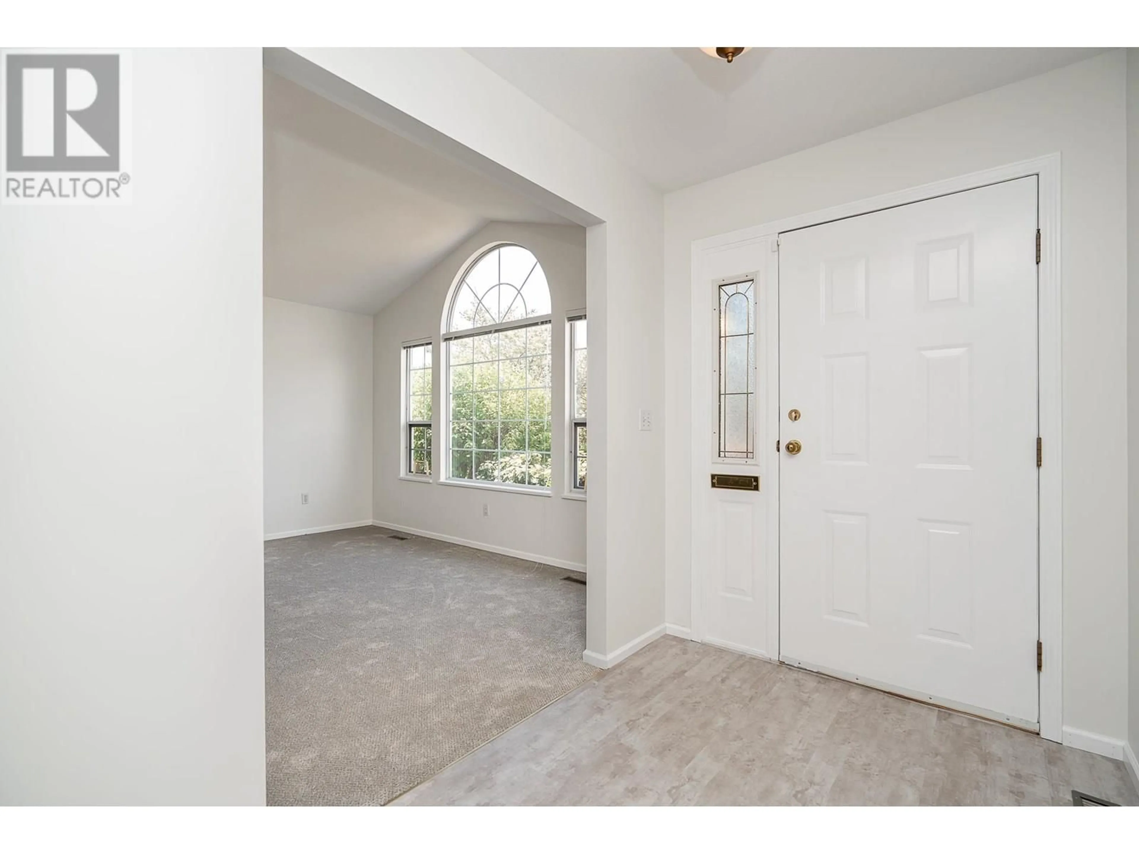 Indoor entryway for 12320 206 STREET, Maple Ridge British Columbia V2X0M6