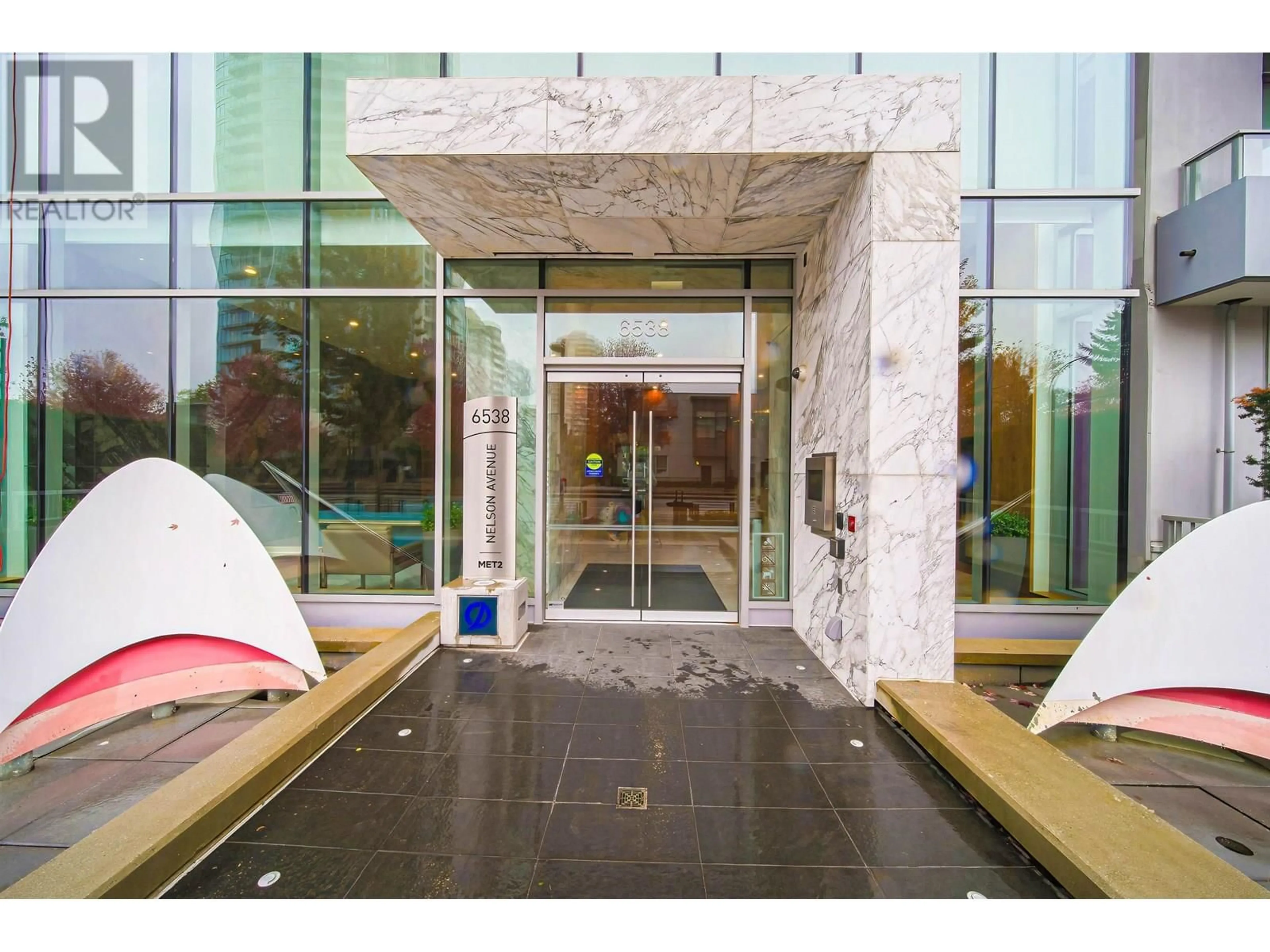 Indoor foyer for 2806 - 6538 NELSON AVENUE, Burnaby British Columbia V5H0G5