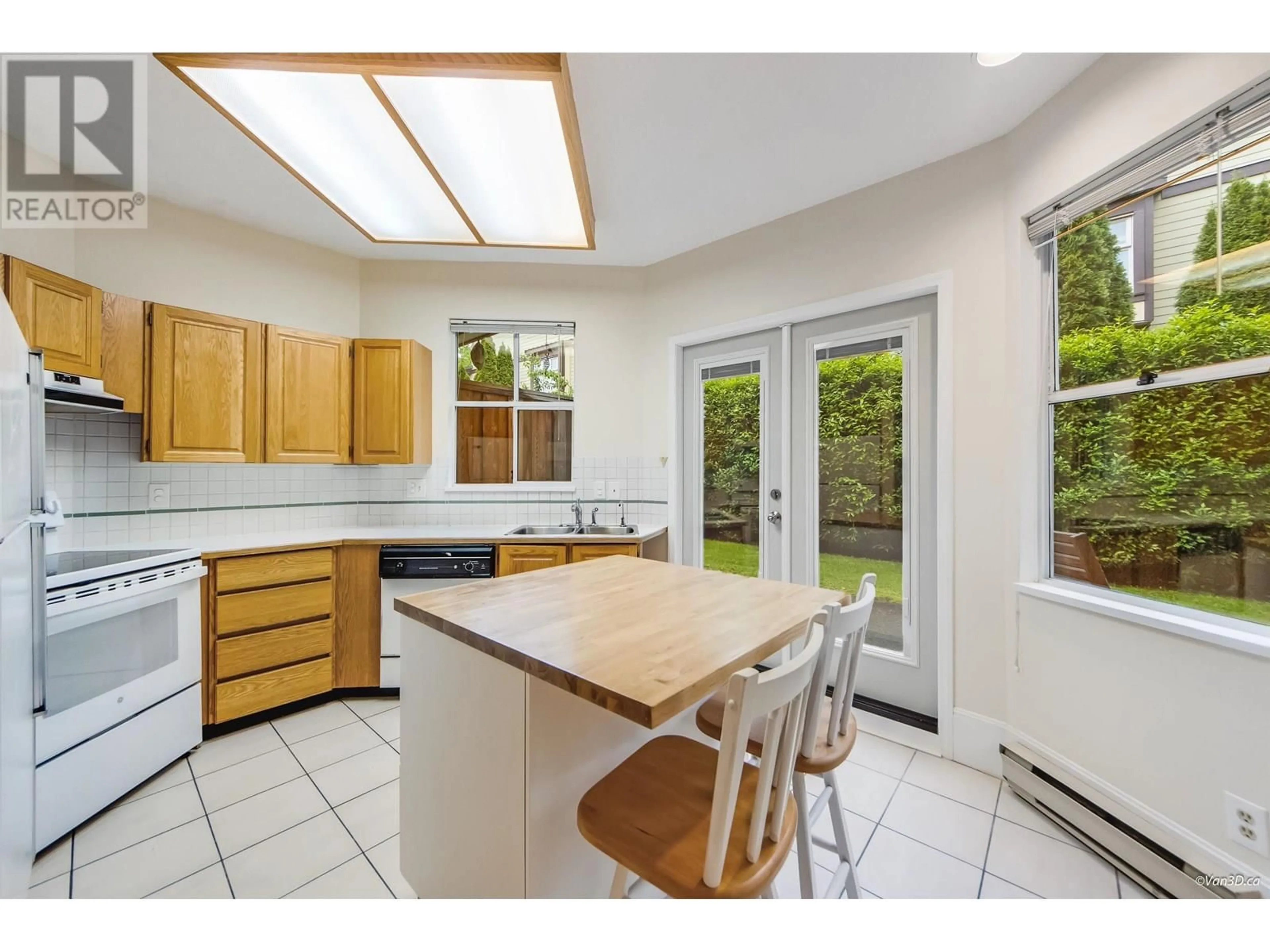 Open concept kitchen, unknown for 11 - 5400 PATTERSON AVENUE, Burnaby British Columbia V5H2M5