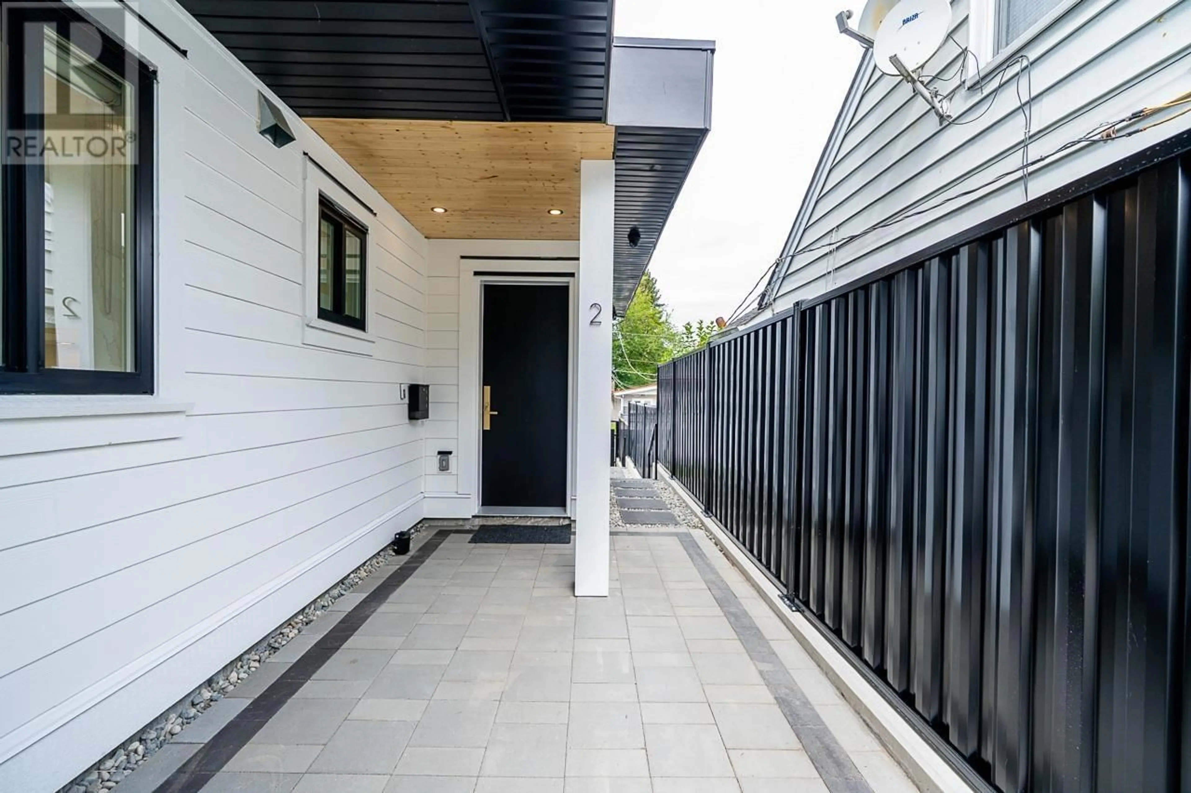 Unknown for 2 - 4855 DUMFRIES STREET, Vancouver British Columbia V5N3T8