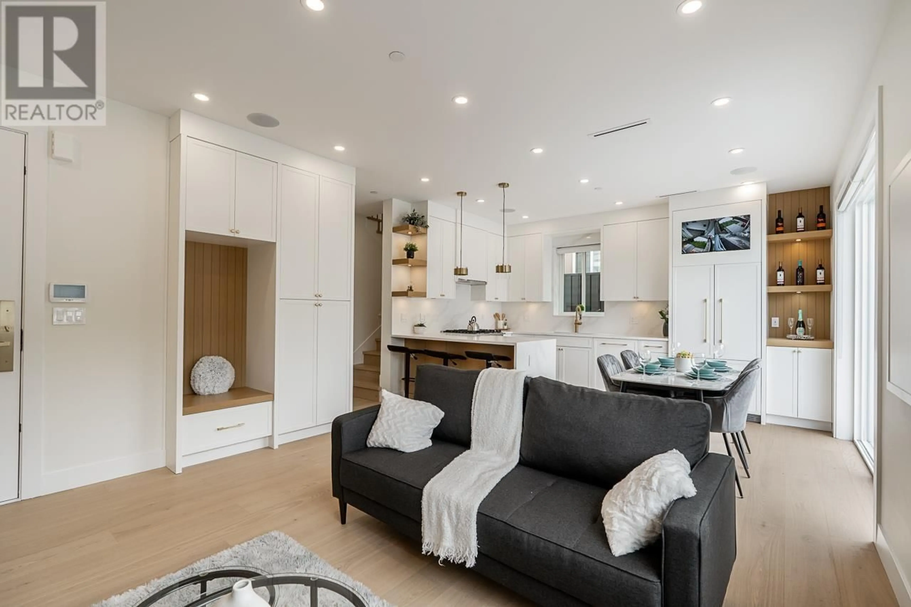Open concept kitchen, ceramic/tile floor for 2 - 4855 DUMFRIES STREET, Vancouver British Columbia V5N3T8