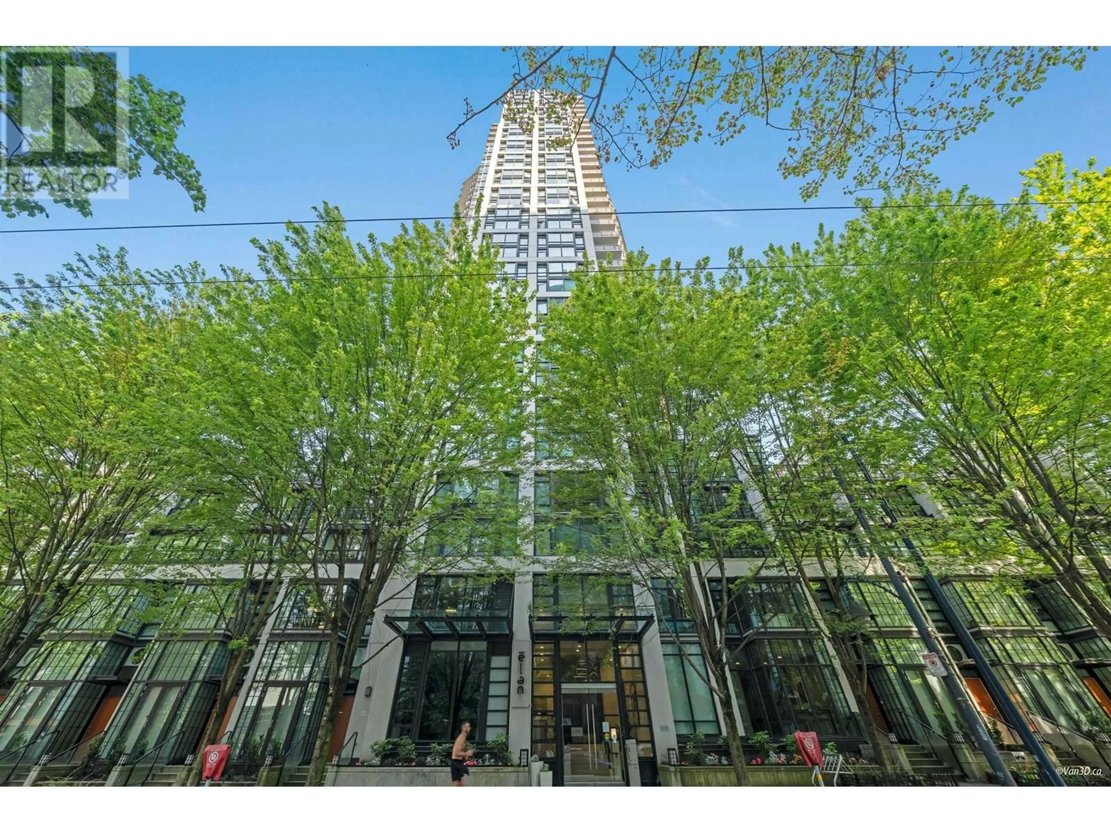 Indoor foyer for 302 - 1255 SEYMOUR STREET, Vancouver British Columbia V6B3N6