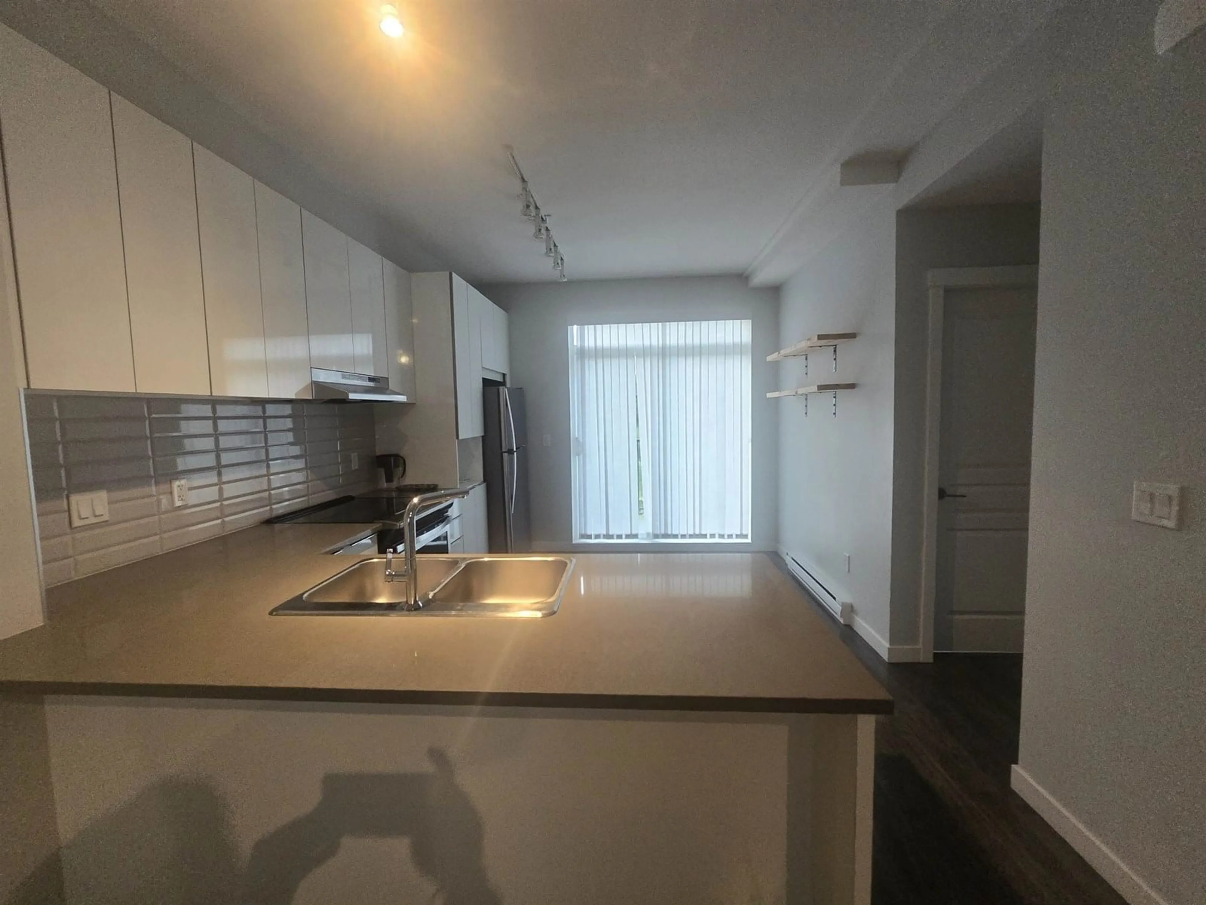 Standard kitchen, unknown for 62 - 30930 WESTRIDGE, Abbotsford British Columbia V2T0H6