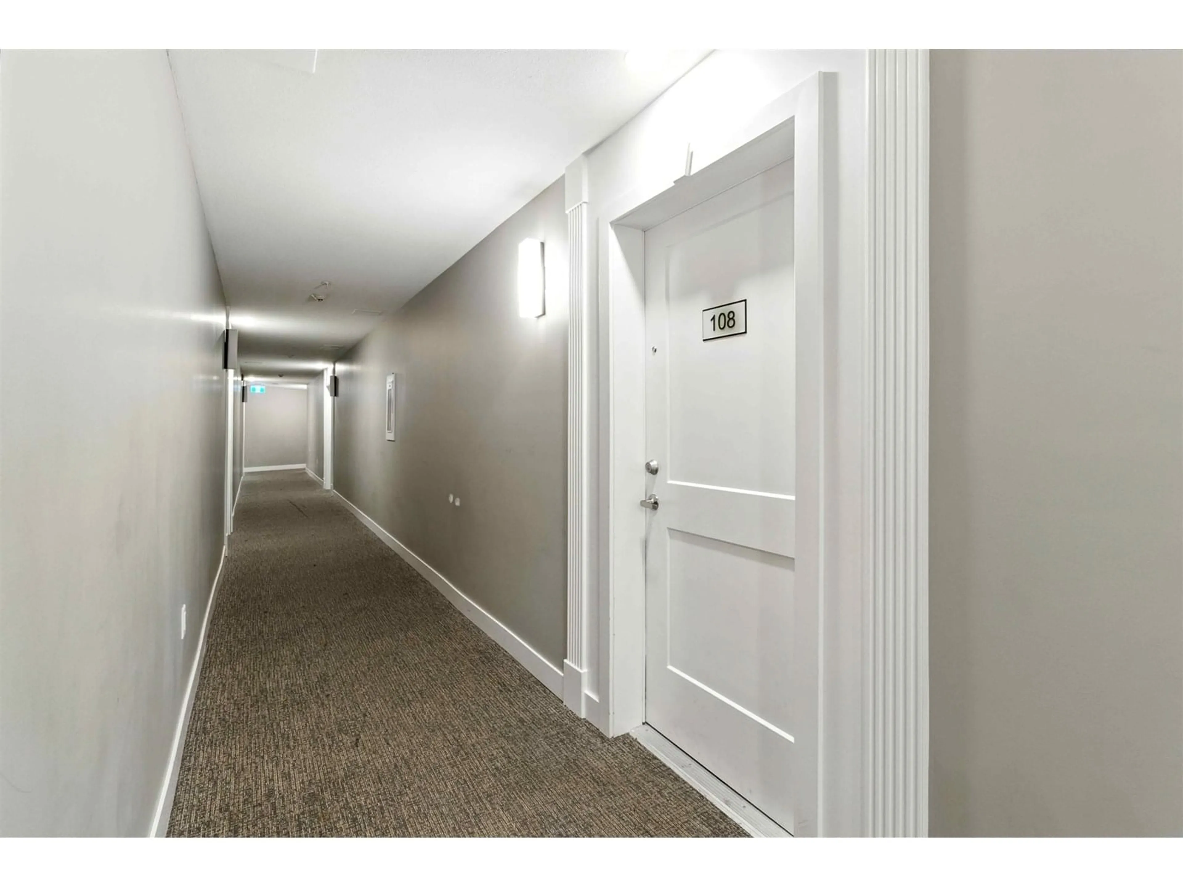 Indoor foyer for 108 - 11077 RAVINE, Surrey British Columbia V3T0R7