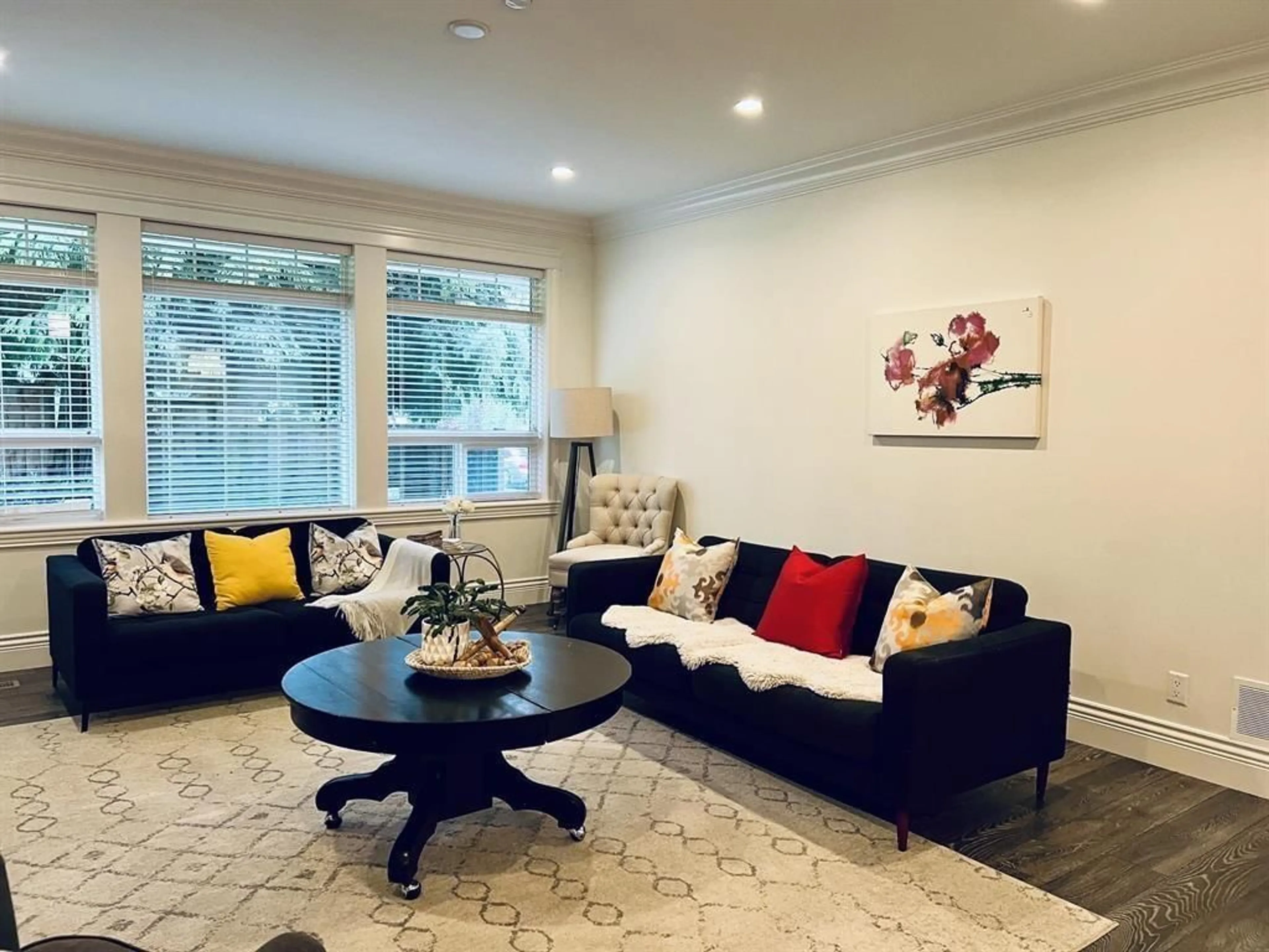 Living room with furniture, unknown for 13668 NORTH BLUFF, White Rock British Columbia V4B3B8