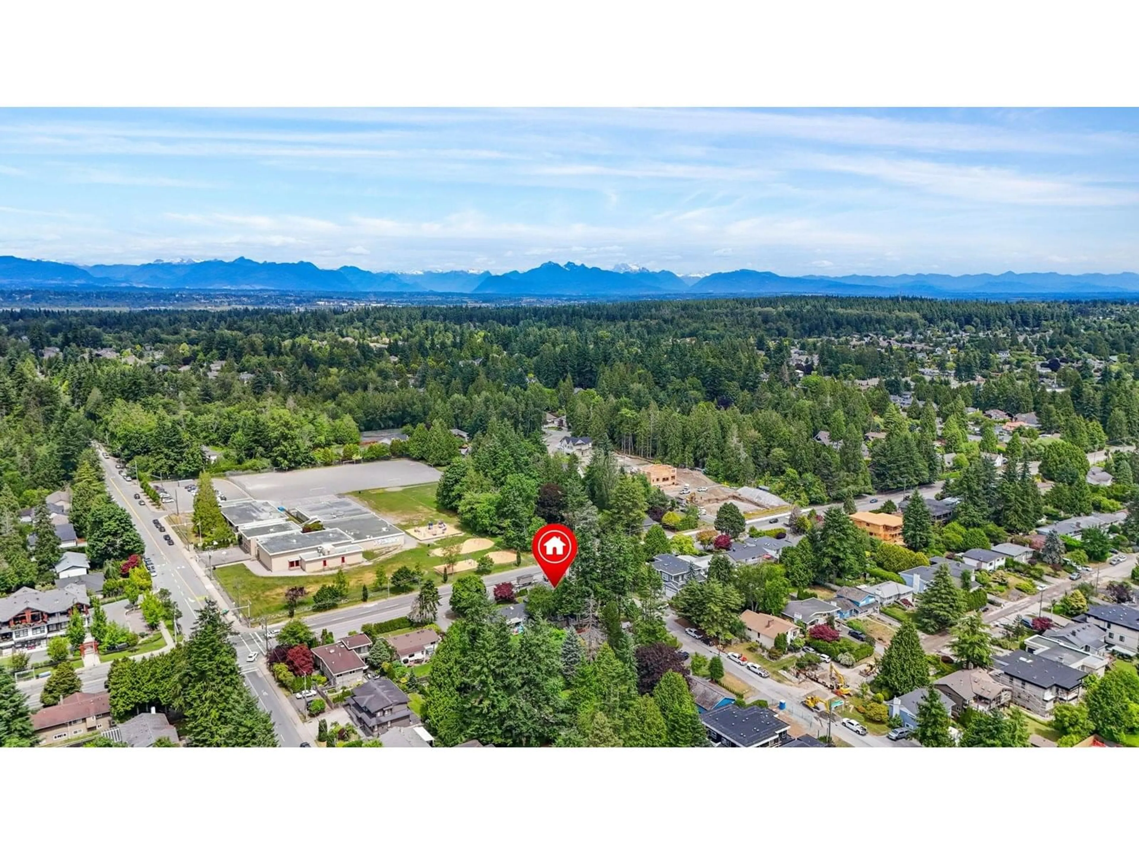 A pic from outside/outdoor area/front of a property/back of a property/a pic from drone, mountain view for 13668 NORTH BLUFF, White Rock British Columbia V4B3B8