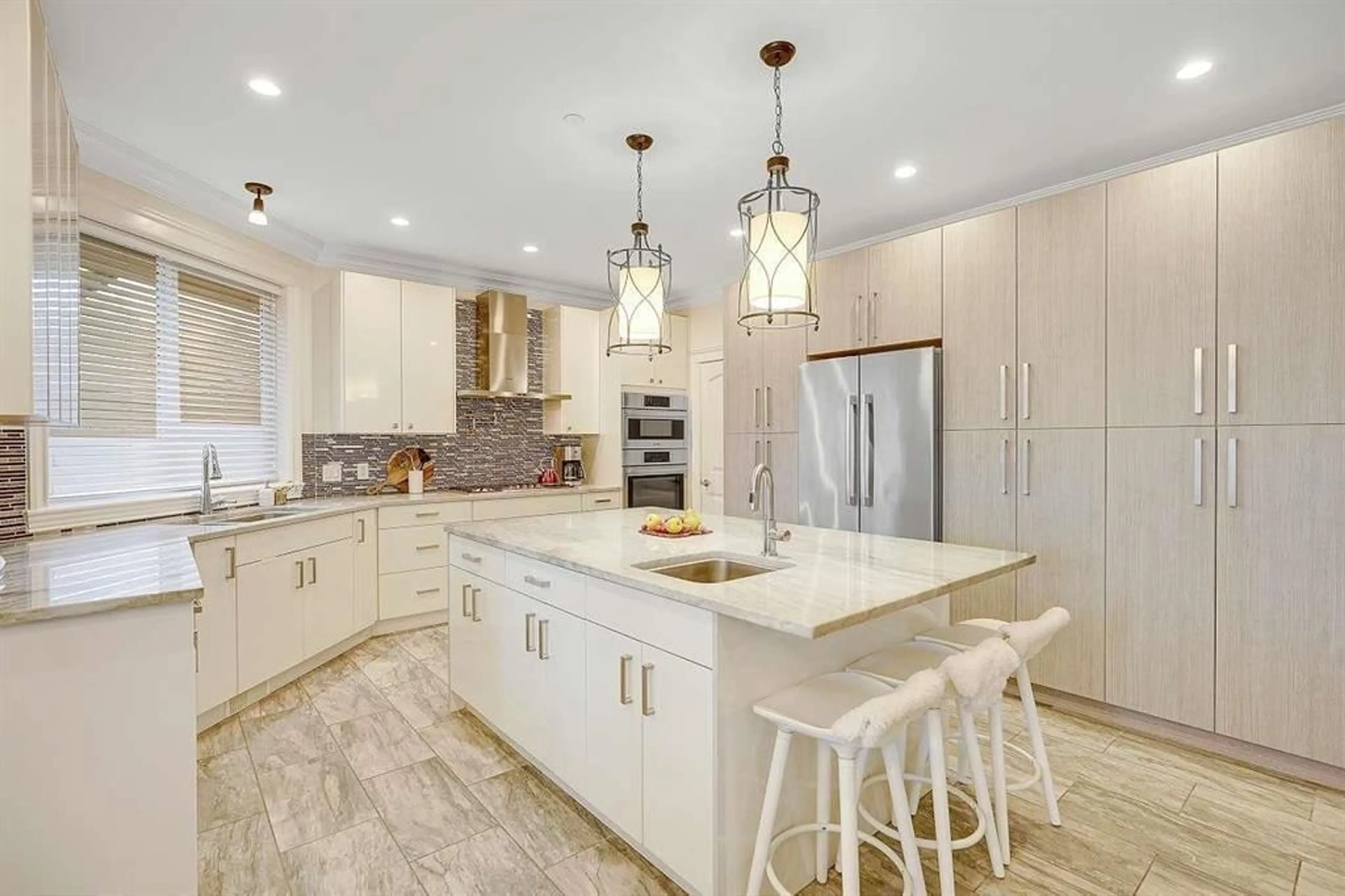 Contemporary kitchen, ceramic/tile floor for 13668 NORTH BLUFF, White Rock British Columbia V4B3B8