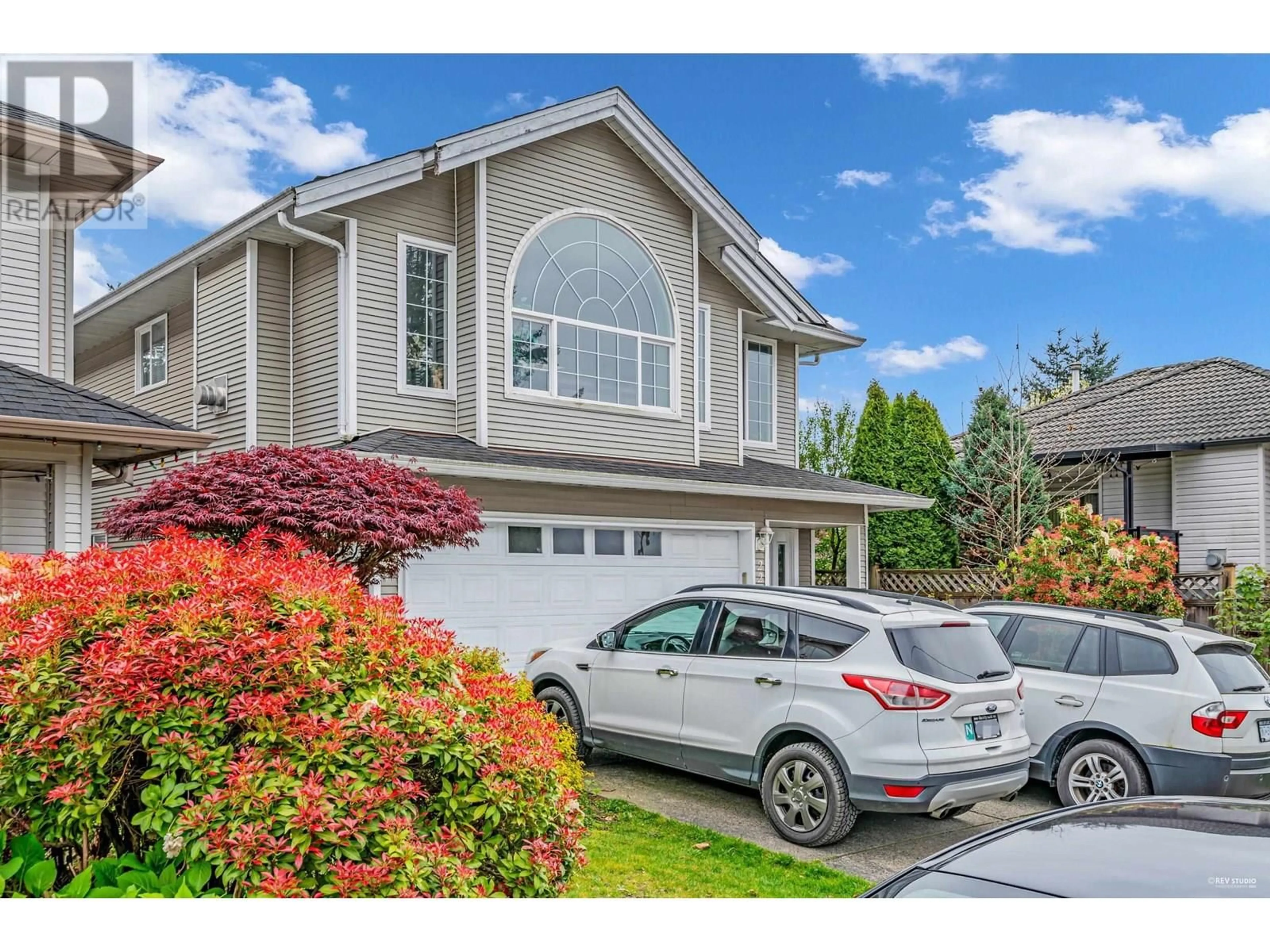 Home with vinyl exterior material, street for 2288 IRVINE AVENUE, Port Coquitlam British Columbia V3C3H2