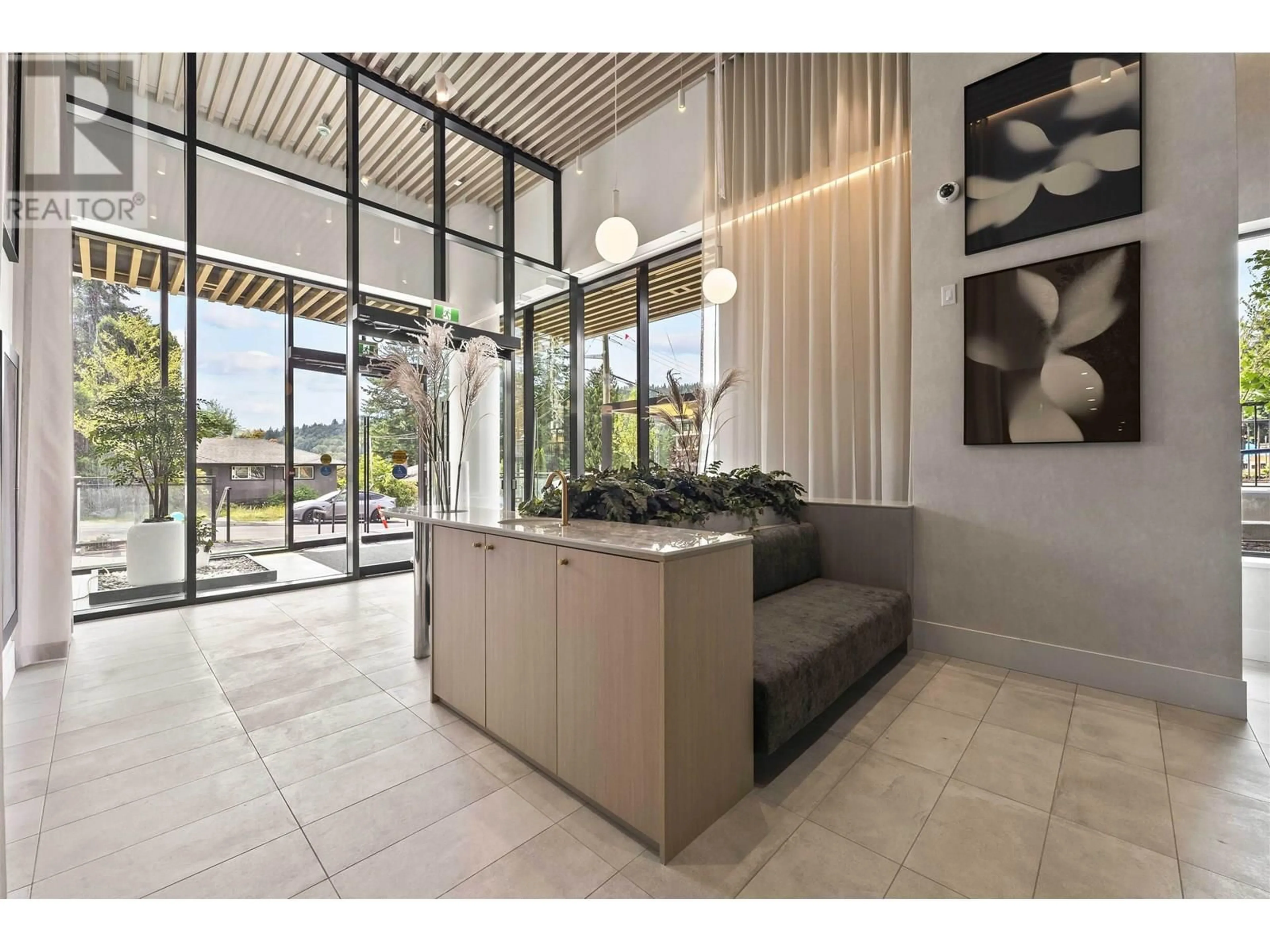 Indoor foyer for 1209 - 626 CLAREMONT STREET, Coquitlam British Columbia V3J3T4