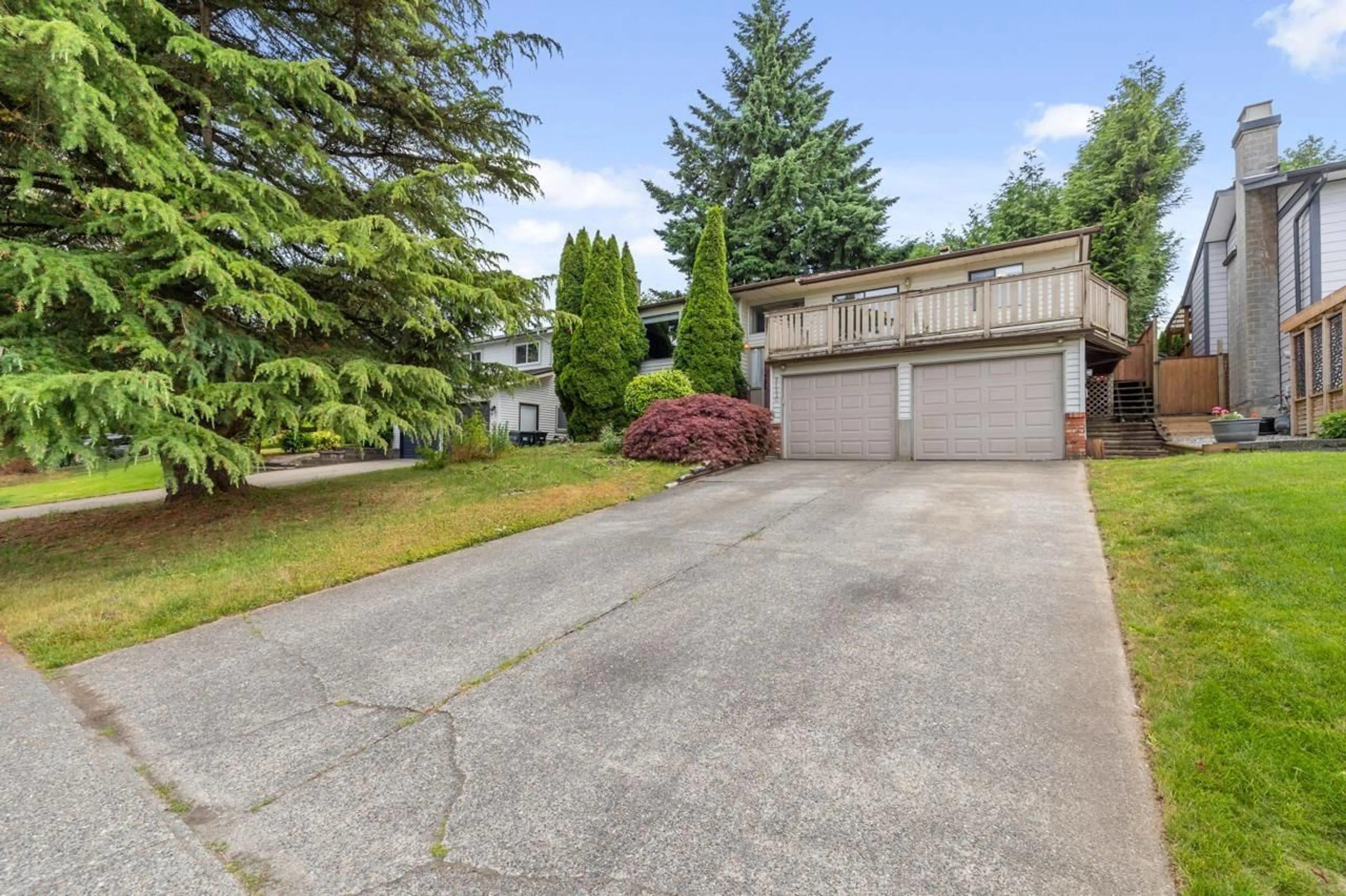 A pic from outside/outdoor area/front of a property/back of a property/a pic from drone, street for 21220 93A, Langley British Columbia V1M1M5