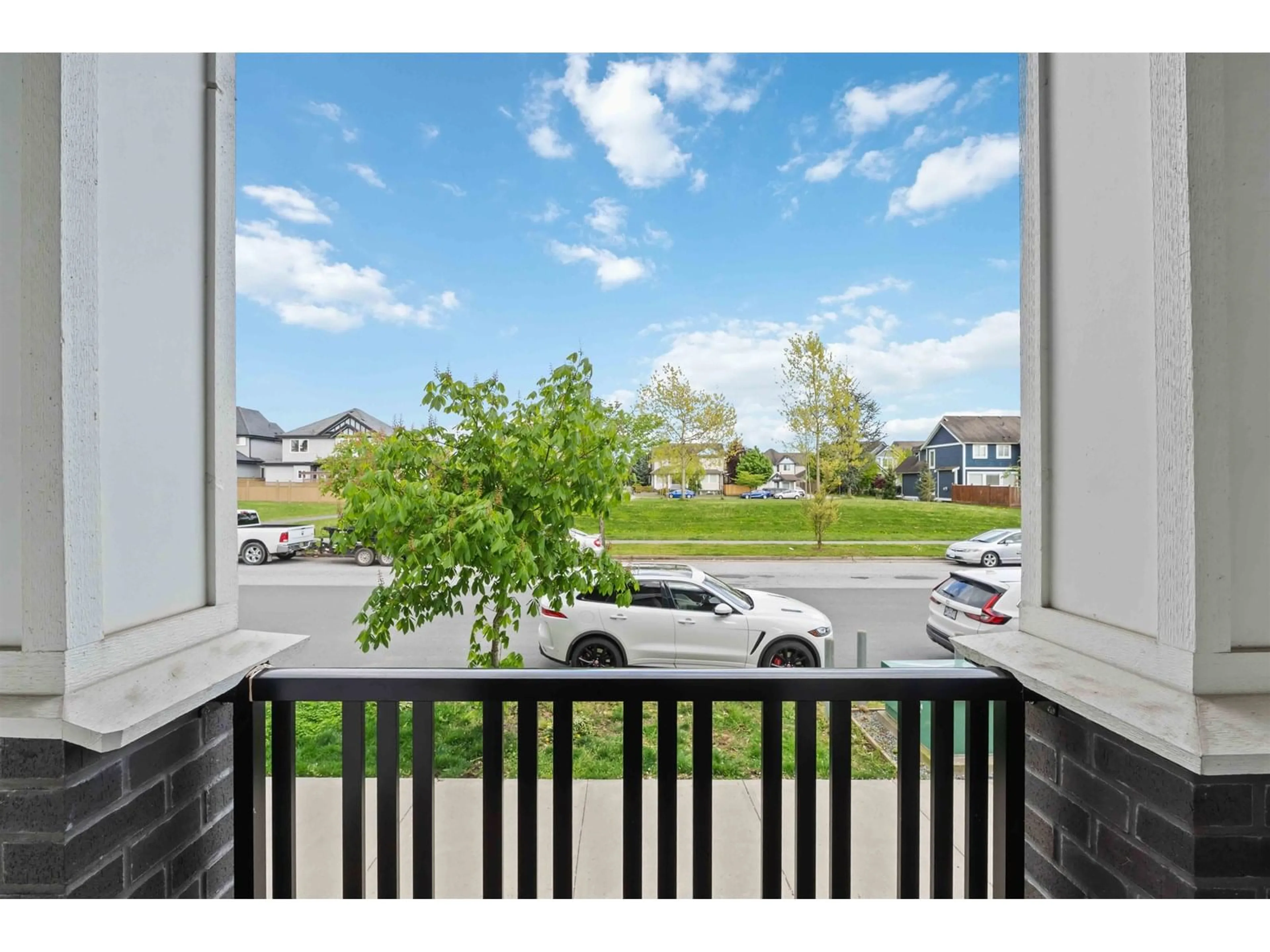 Patio, unknown for 7065 194A, Surrey British Columbia V4N1N2