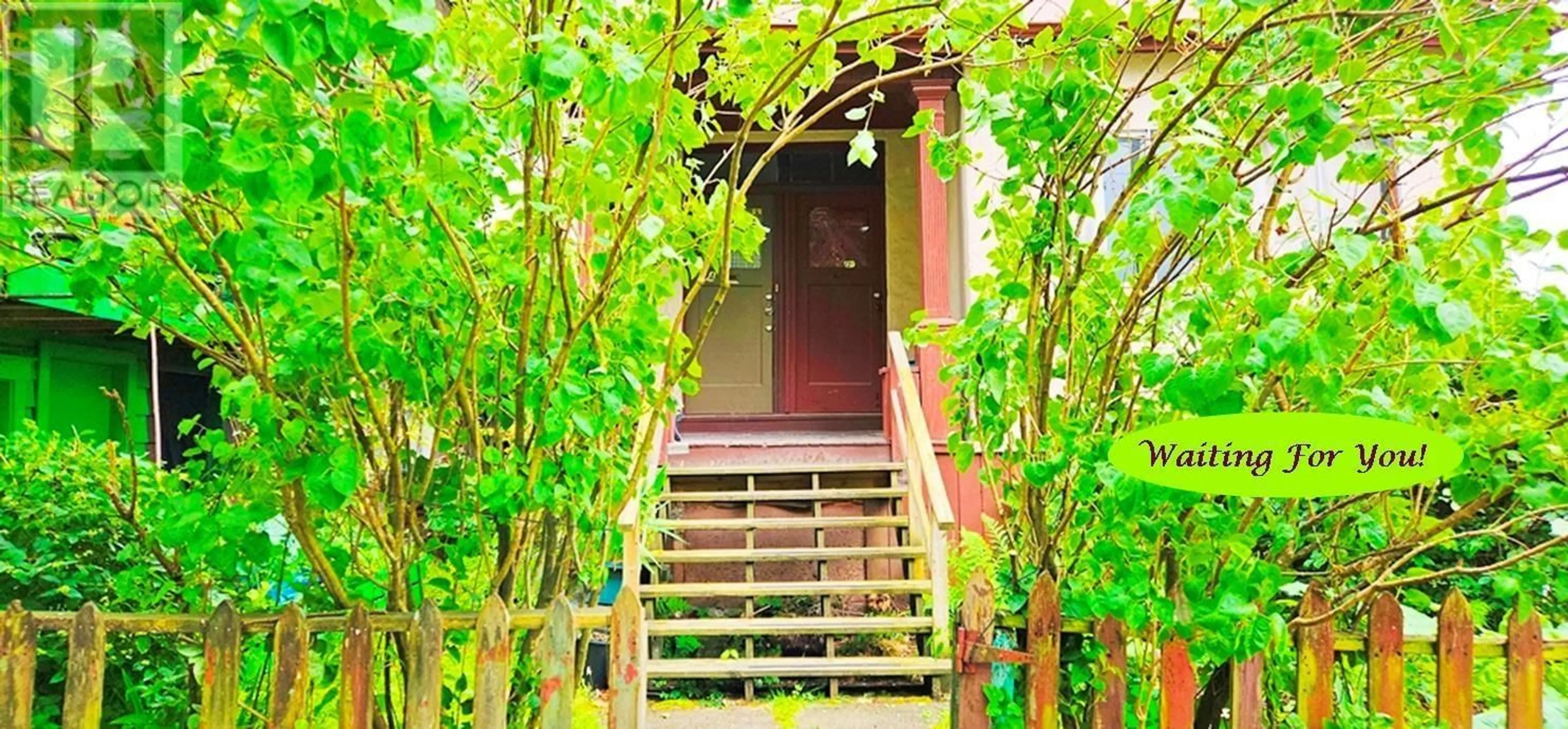 Indoor entryway for 1332 2ND AVENUE, Vancouver British Columbia V5N1C5