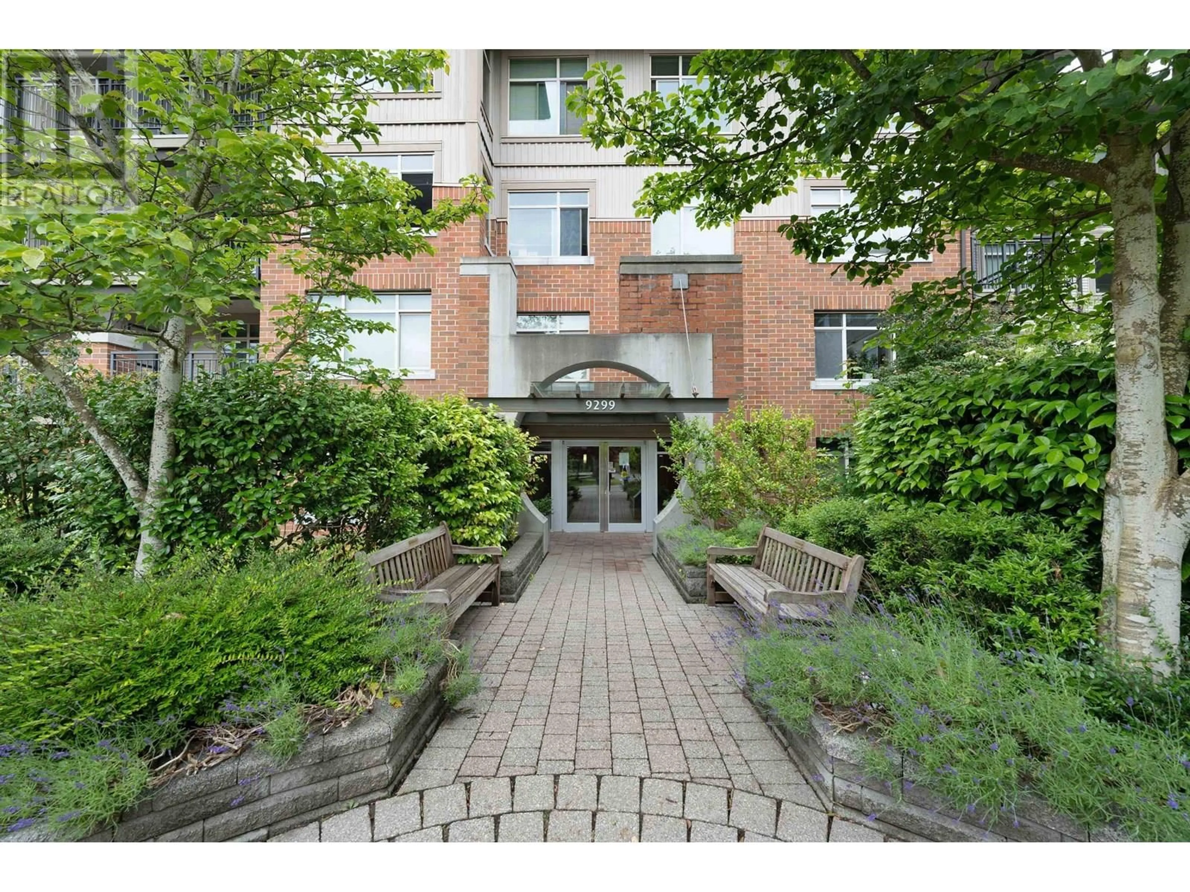 Indoor foyer for 412 - 9299 TOMICKI AVENUE, Richmond British Columbia V6X0C5