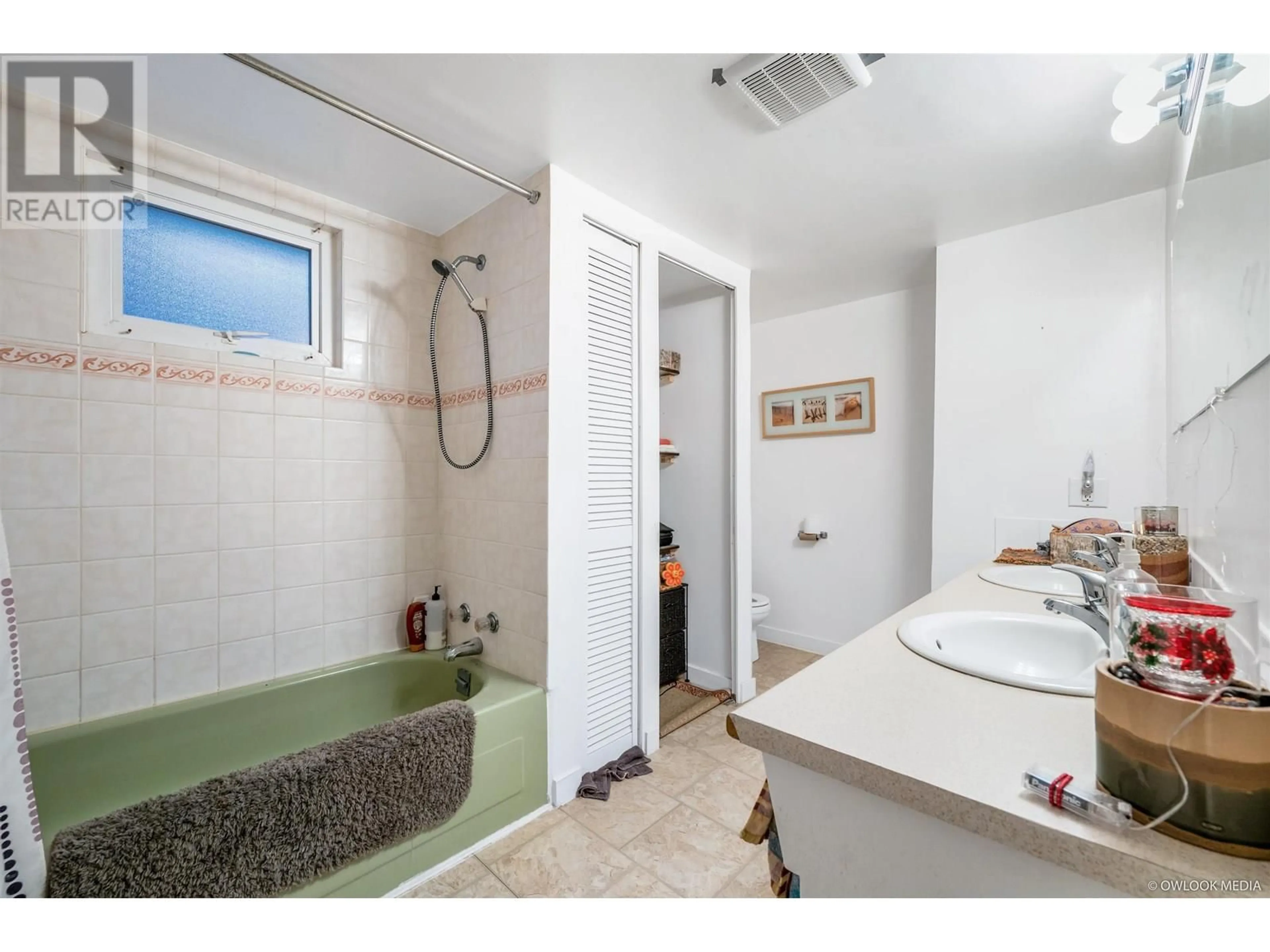 Standard bathroom, ceramic/tile floor for 3557 MARSHALL STREET, Vancouver British Columbia V5N4S2