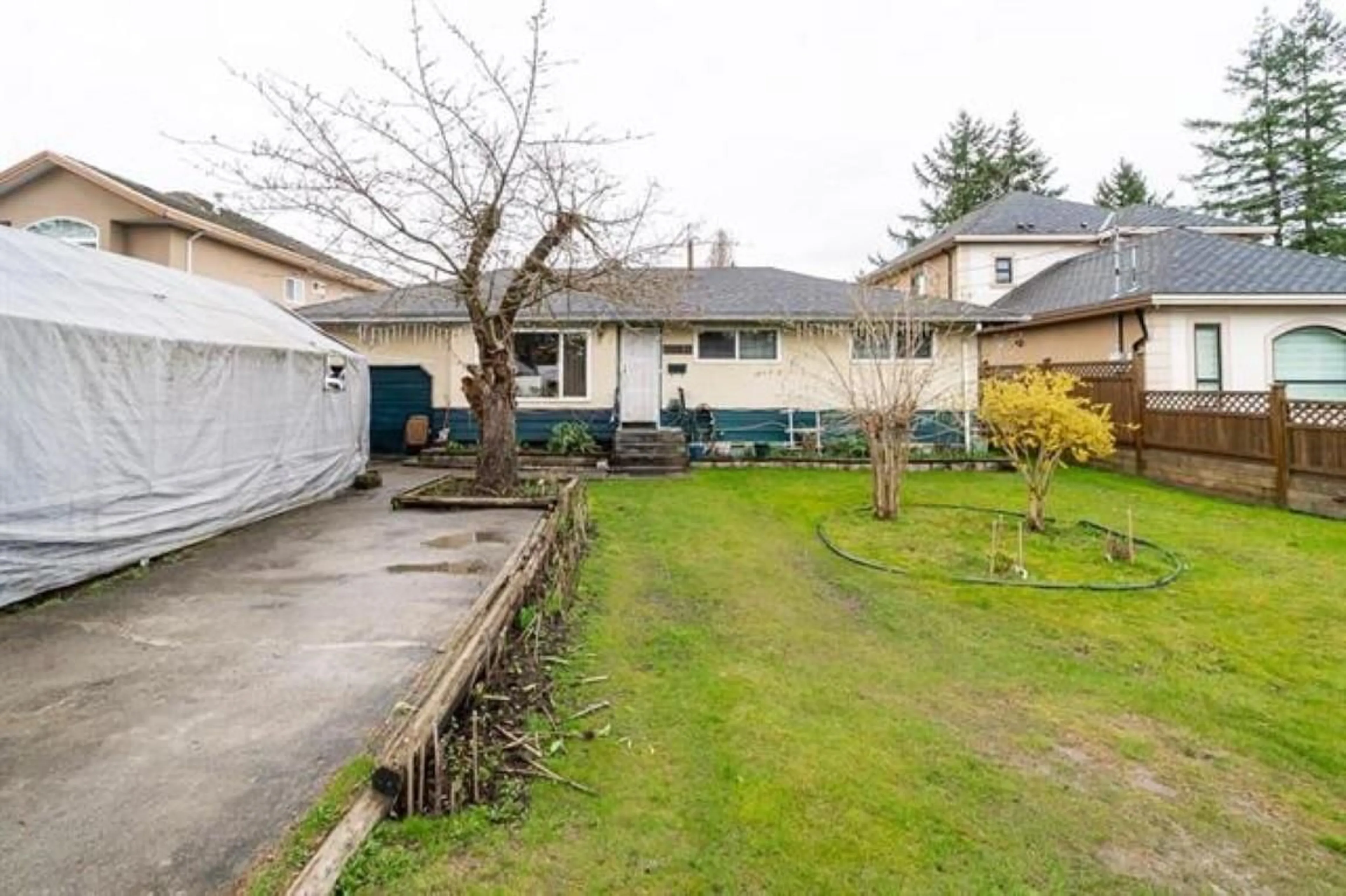 A pic from outside/outdoor area/front of a property/back of a property/a pic from drone, street for 10286 148A, Surrey British Columbia V3R3Z2