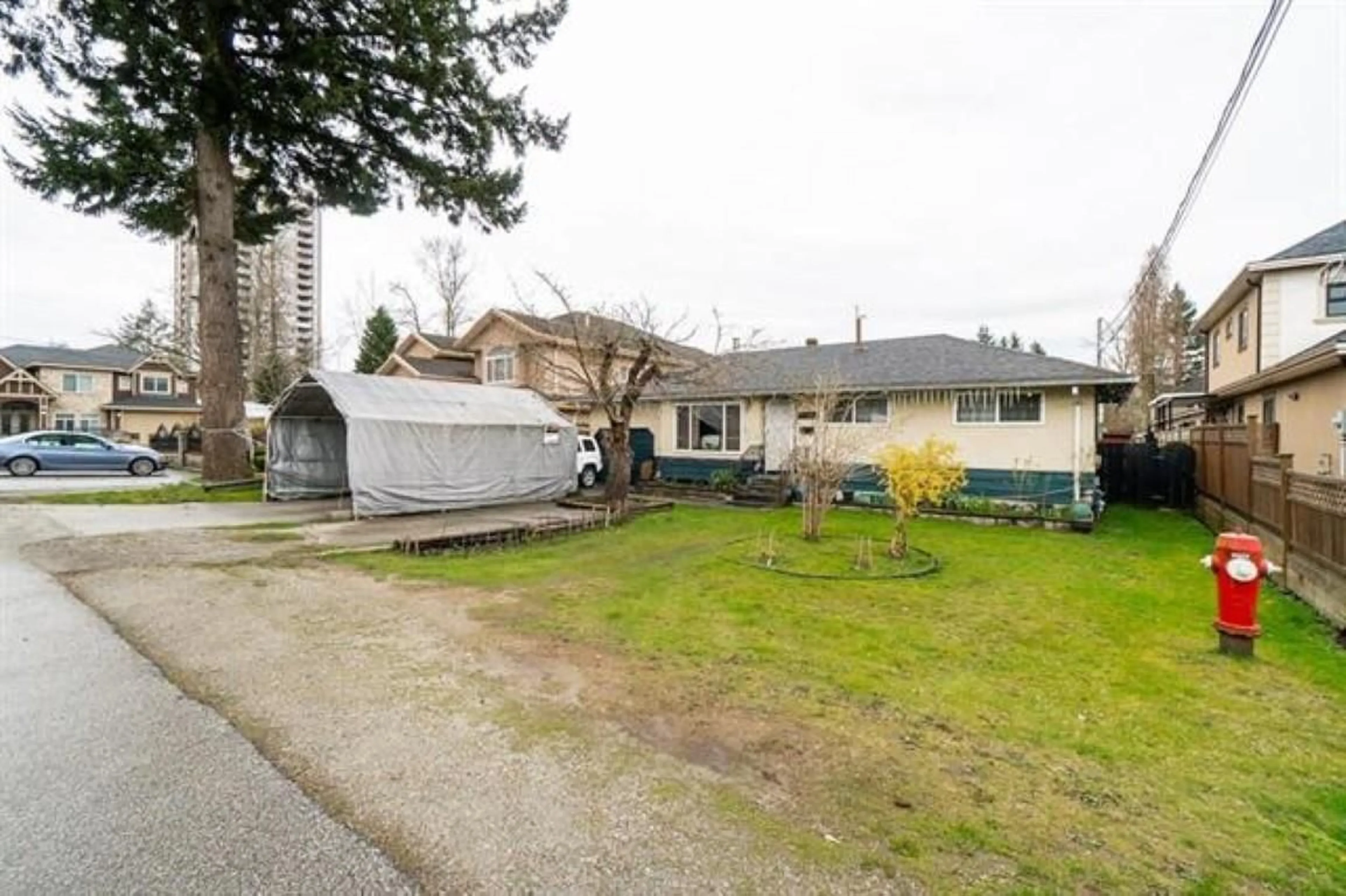 Patio, street for 10286 148A, Surrey British Columbia V3R3Z2