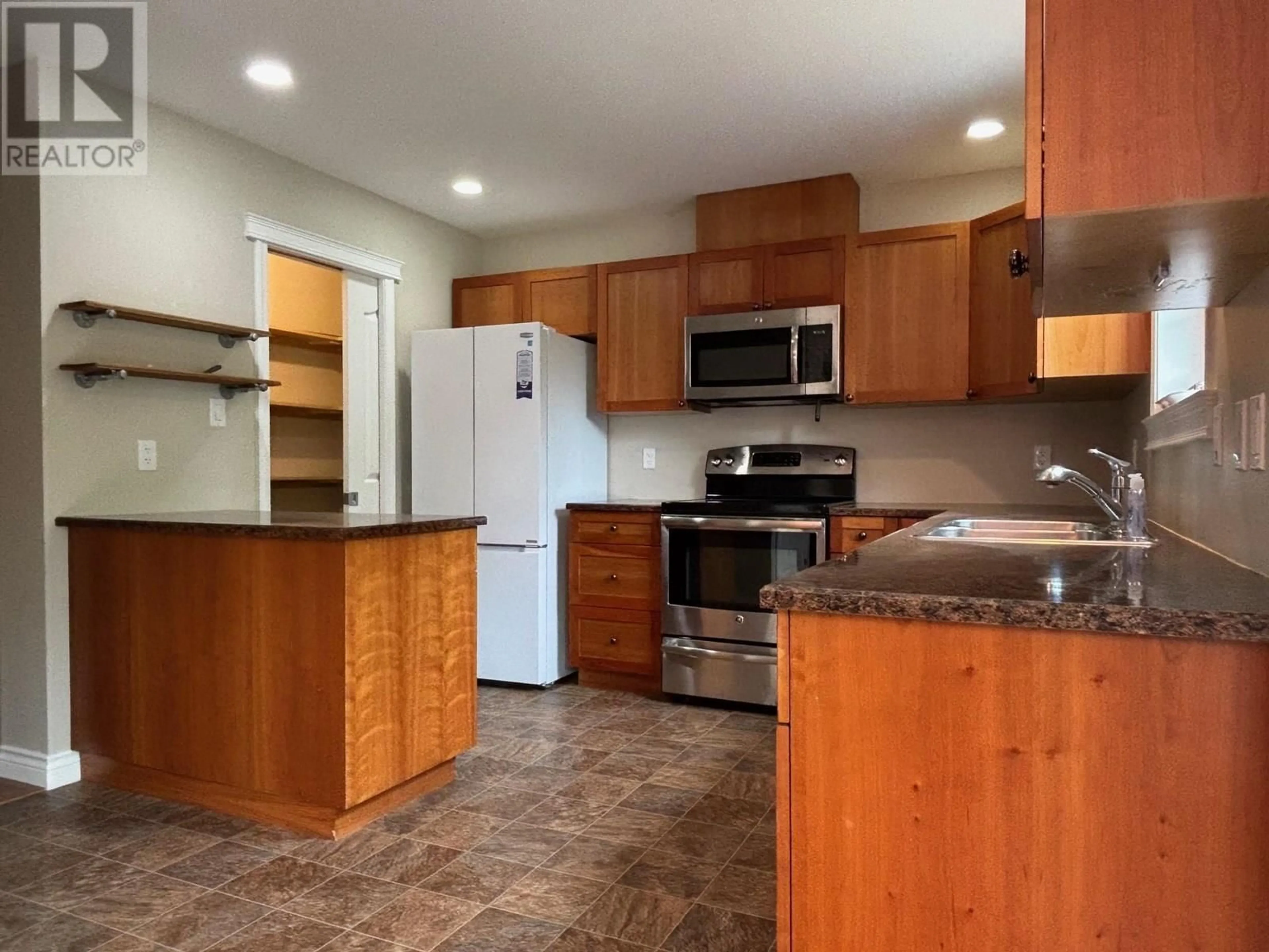 Standard kitchen, unknown for 1 - 3239 APSLEY STREET, Terrace British Columbia V8G0J5