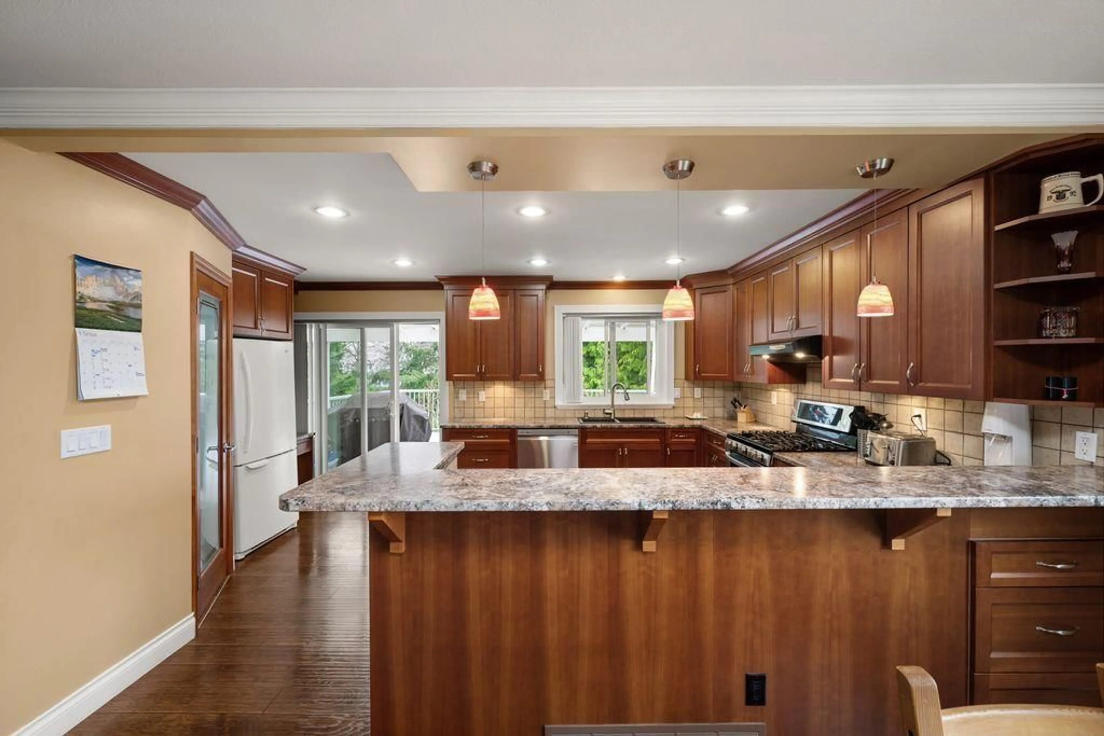 Open concept kitchen, ceramic/tile floor for 16199 13, Surrey British Columbia V4A6W3