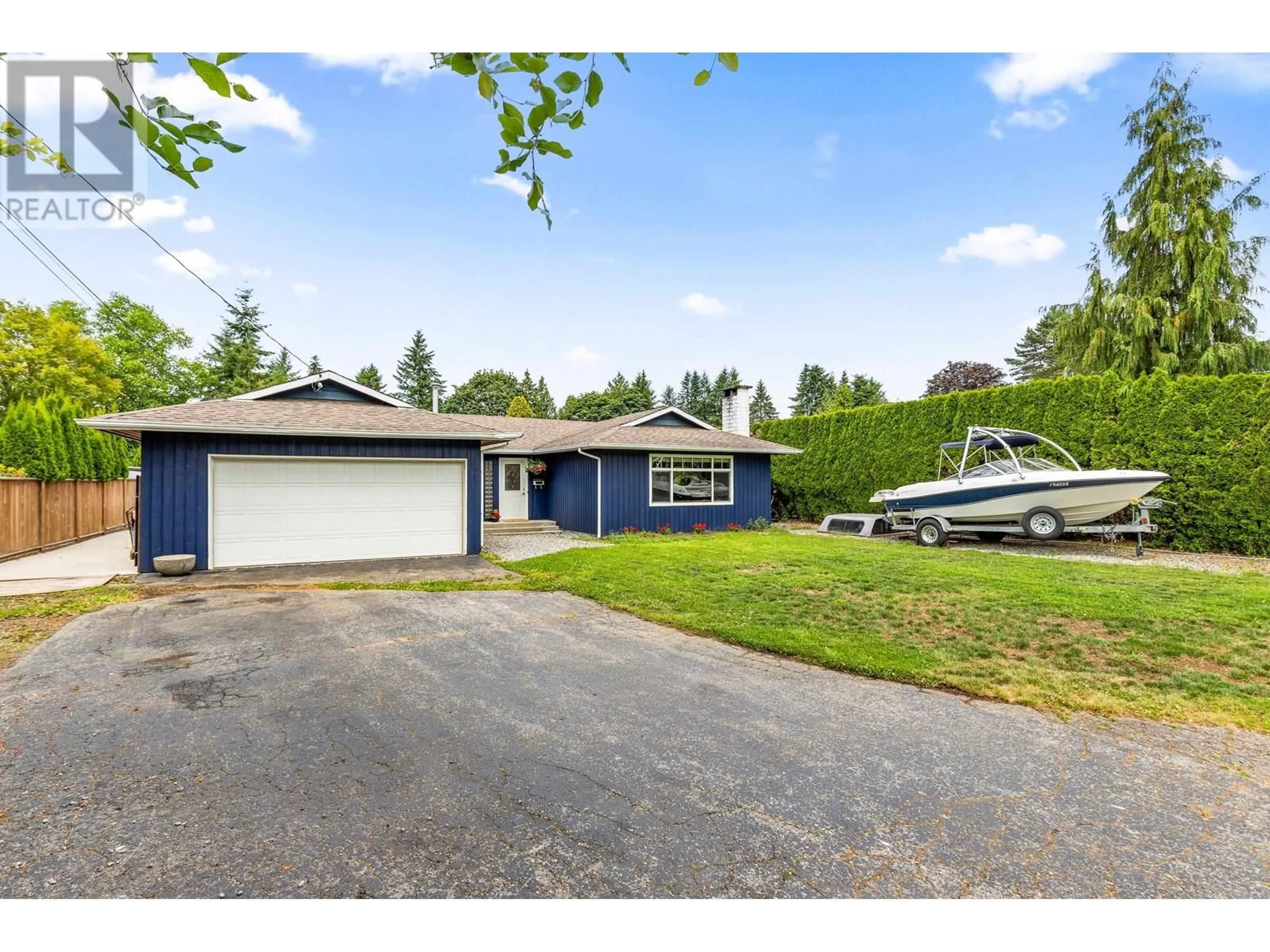 A pic from outside/outdoor area/front of a property/back of a property/a pic from drone, street for 21665 HOWISON AVENUE, Maple Ridge British Columbia V2X2W5