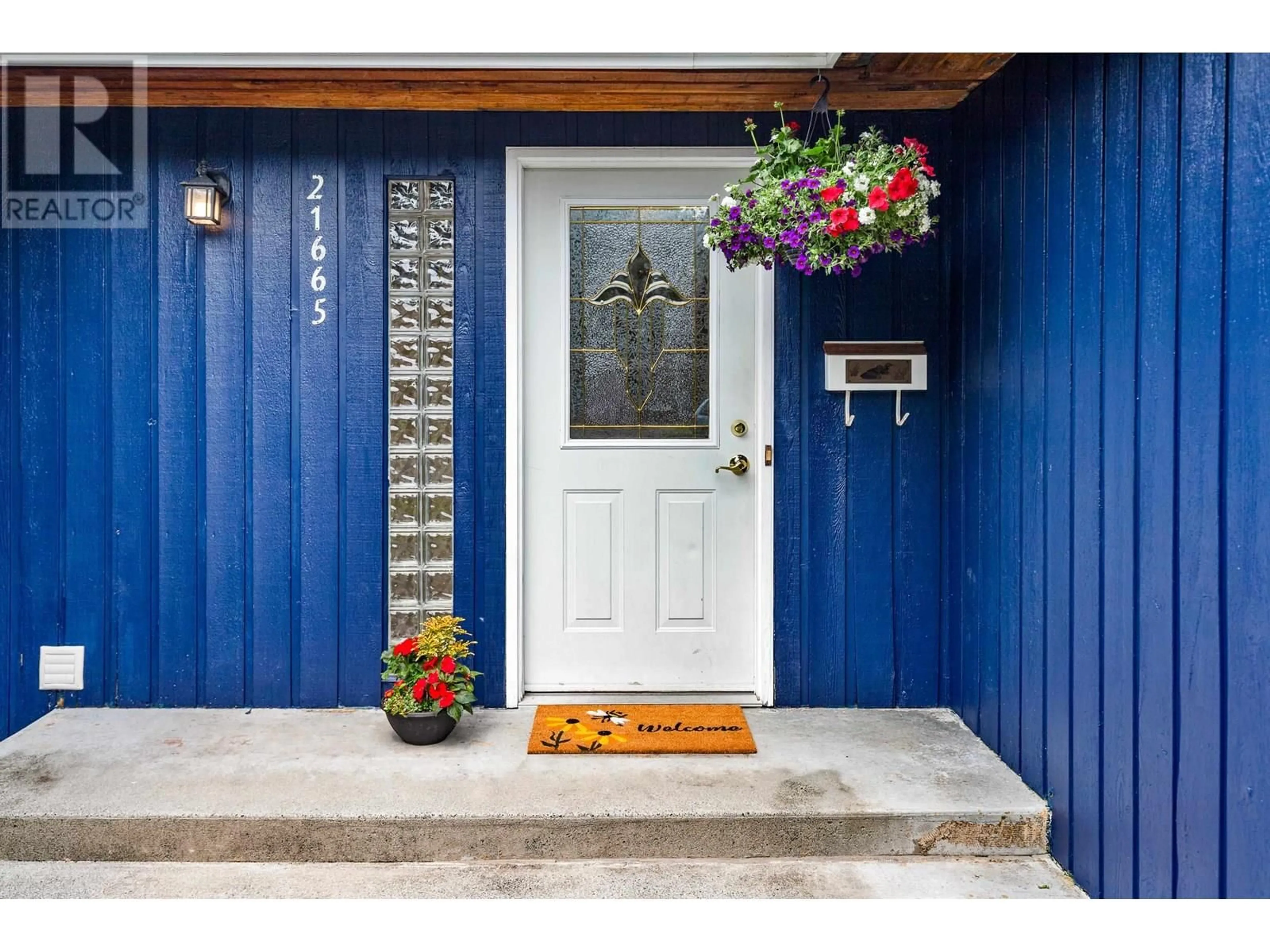 Indoor entryway for 21665 HOWISON AVENUE, Maple Ridge British Columbia V2X2W5