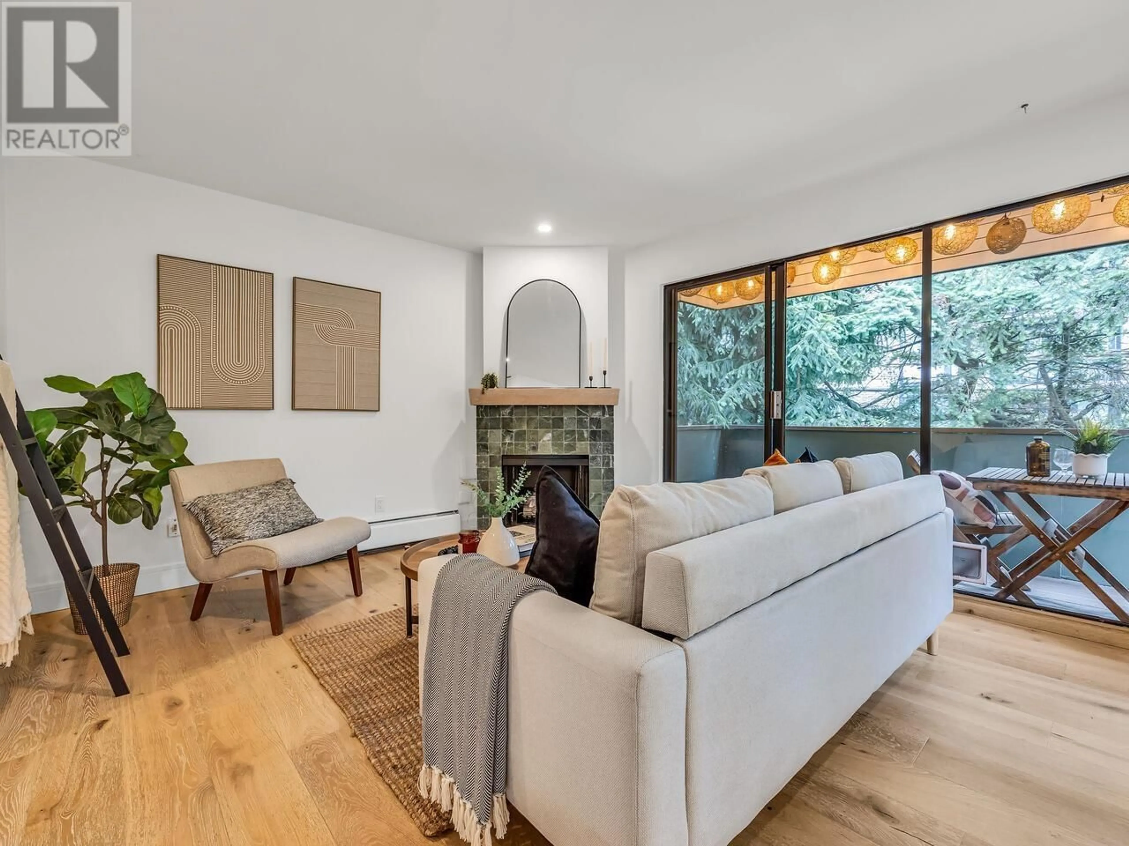 Living room with furniture, unknown for 301 - 350 5TH AVENUE, Vancouver British Columbia V5T1H4