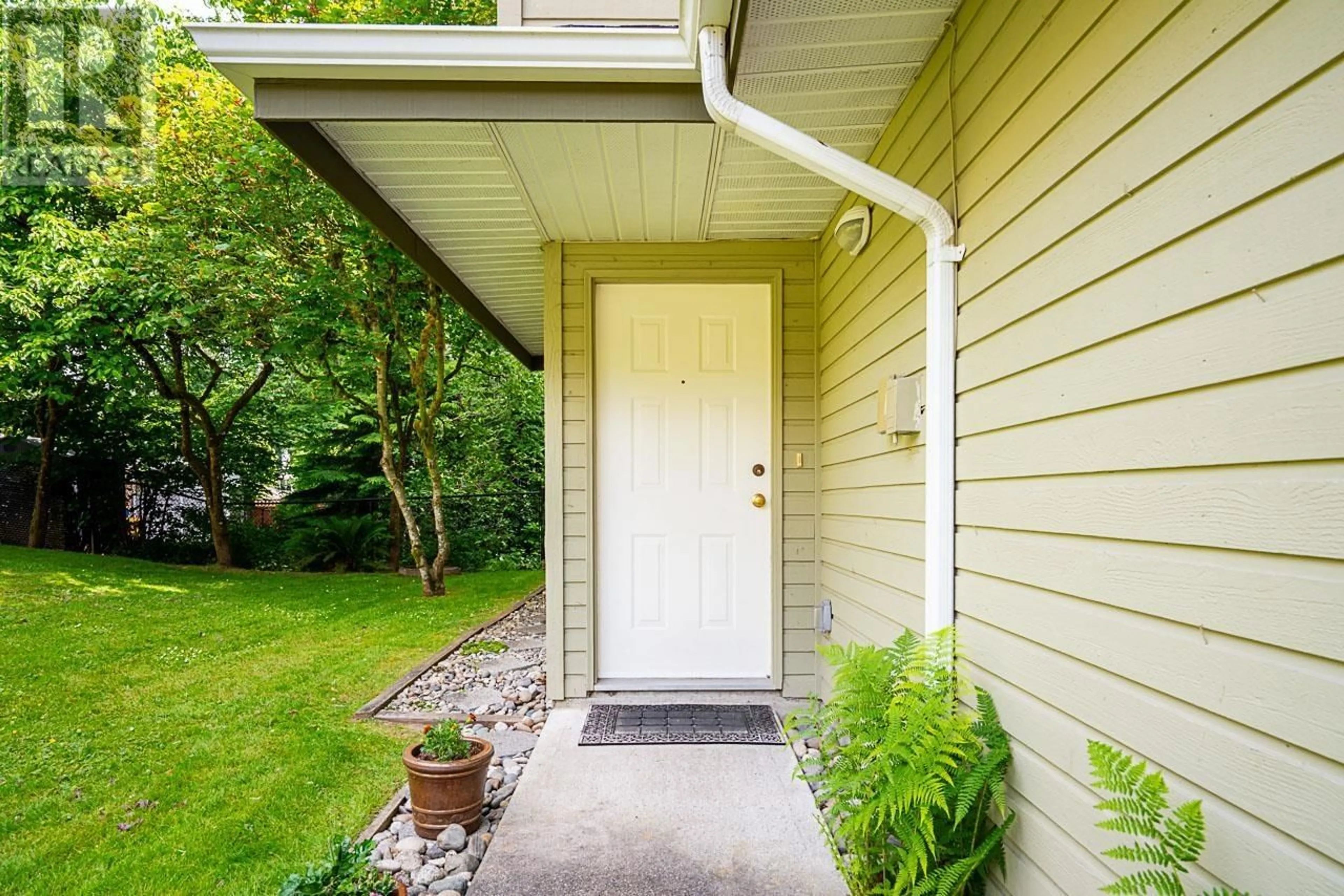 Home with vinyl exterior material, street for 143 - 1386 LINCOLN DRIVE, Port Coquitlam British Columbia V3B7G6