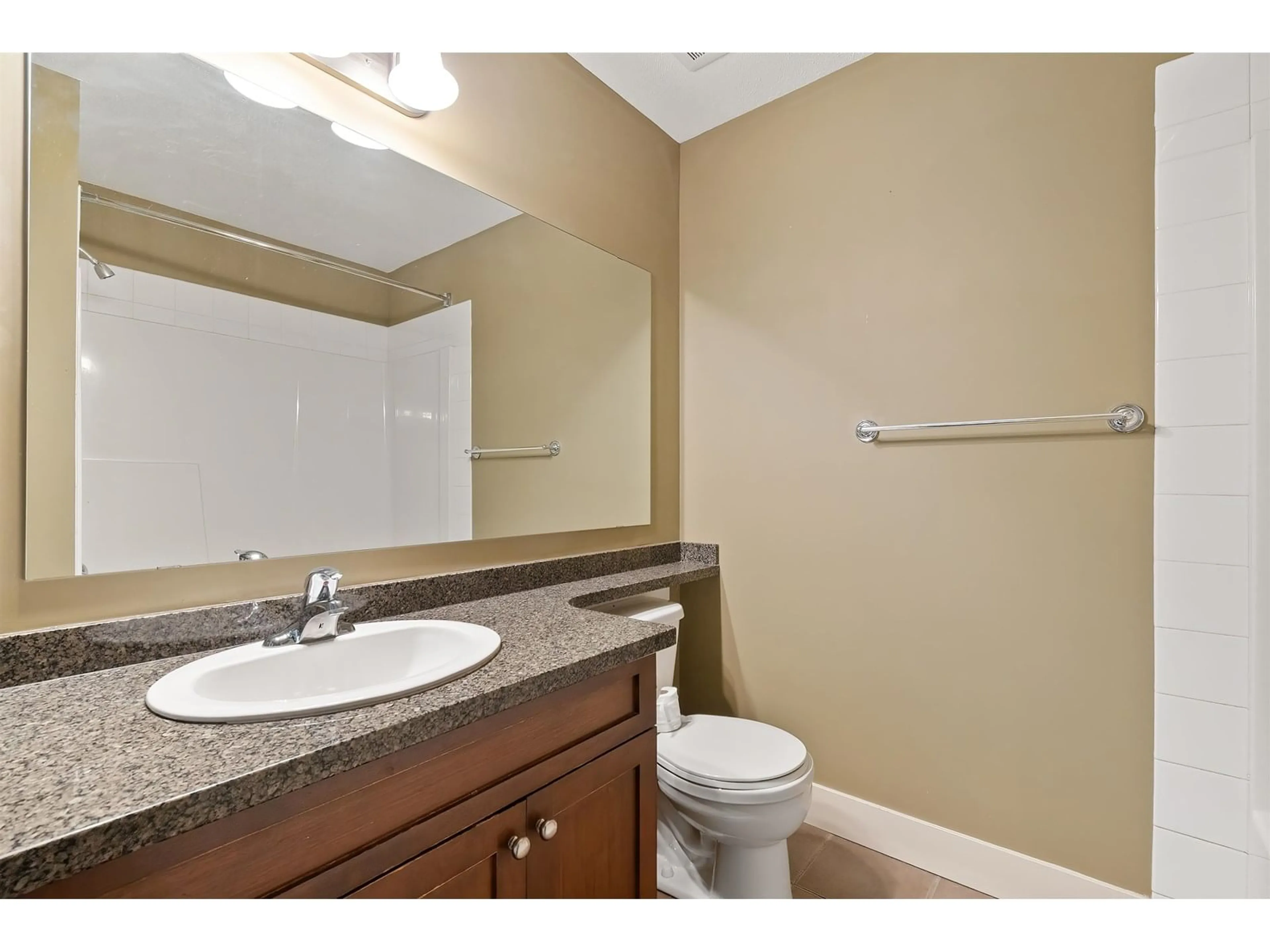 Standard bathroom, unknown for 409 - 9000 BIRCH STREET, Chilliwack British Columbia V2P8G2