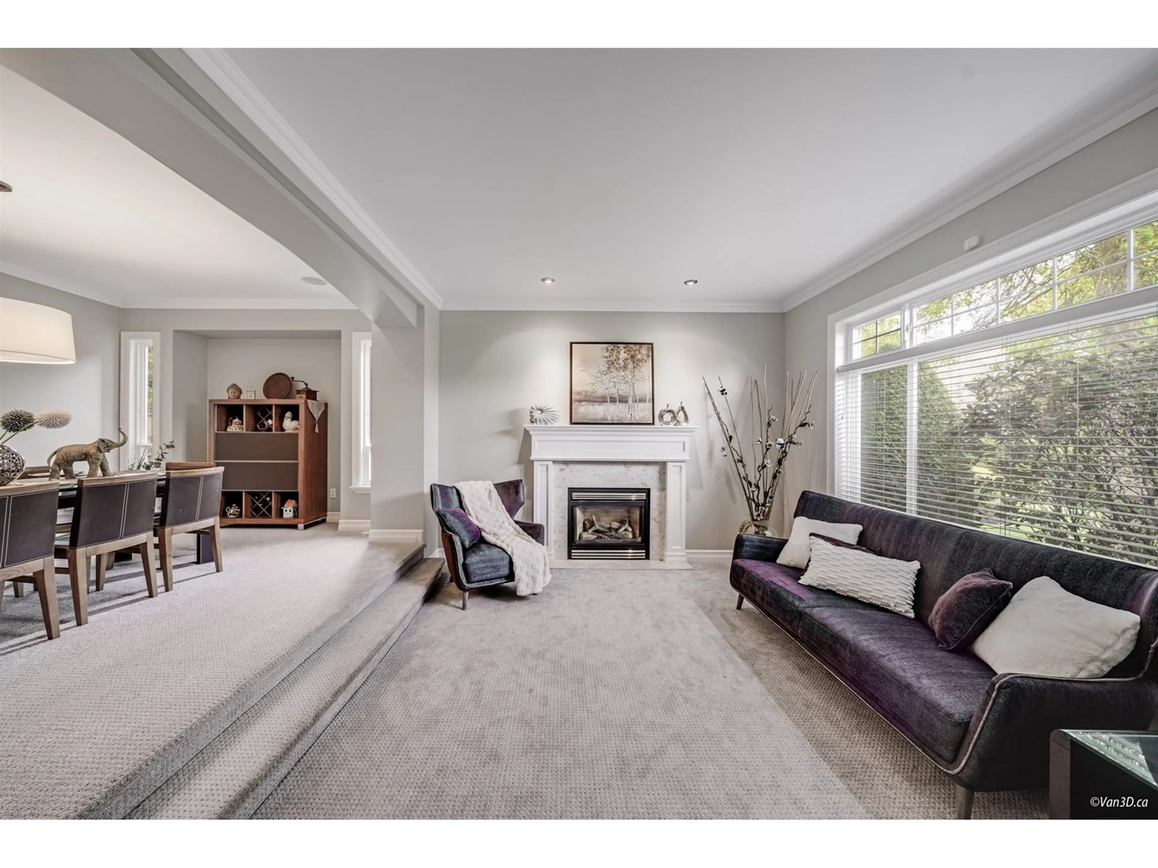 Living room with furniture, unknown for 15828 SOMERSET, Surrey British Columbia V3Z0H9