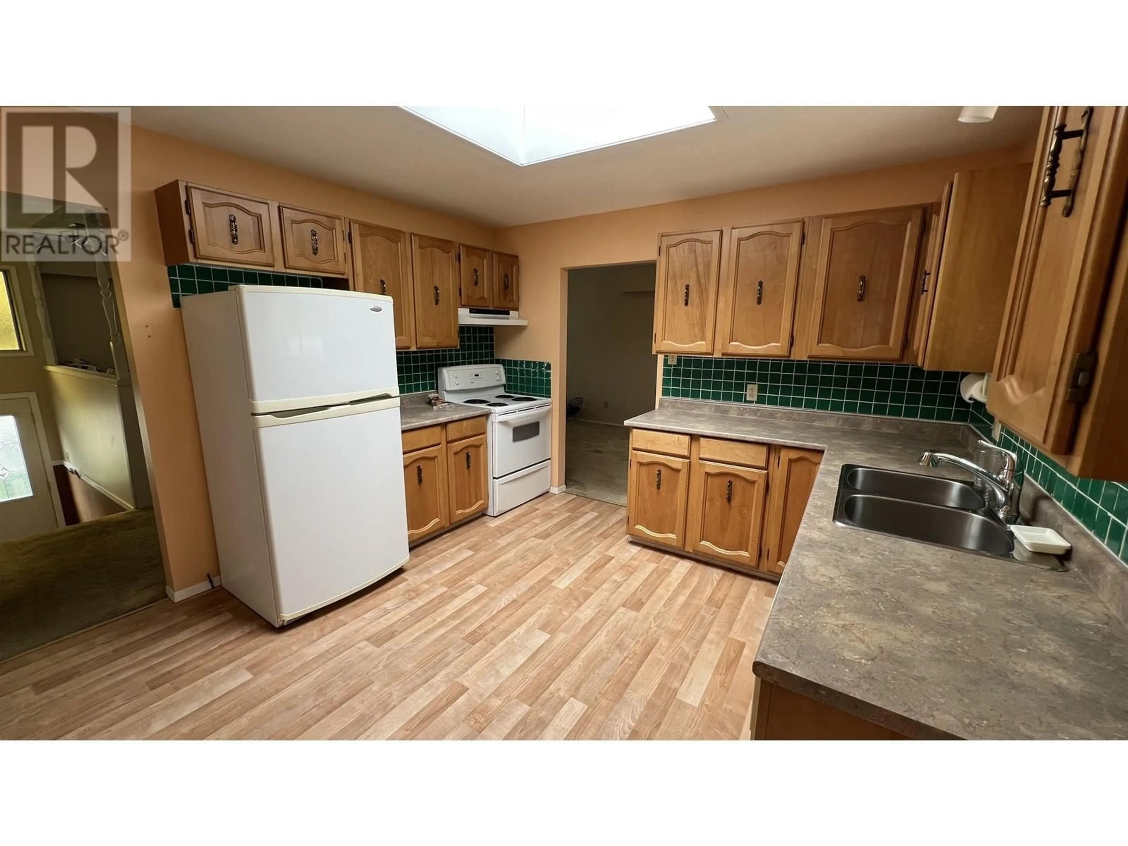 Standard kitchen, unknown for 1831 KOOTENAY AVENUE, Prince Rupert British Columbia V8J4A3