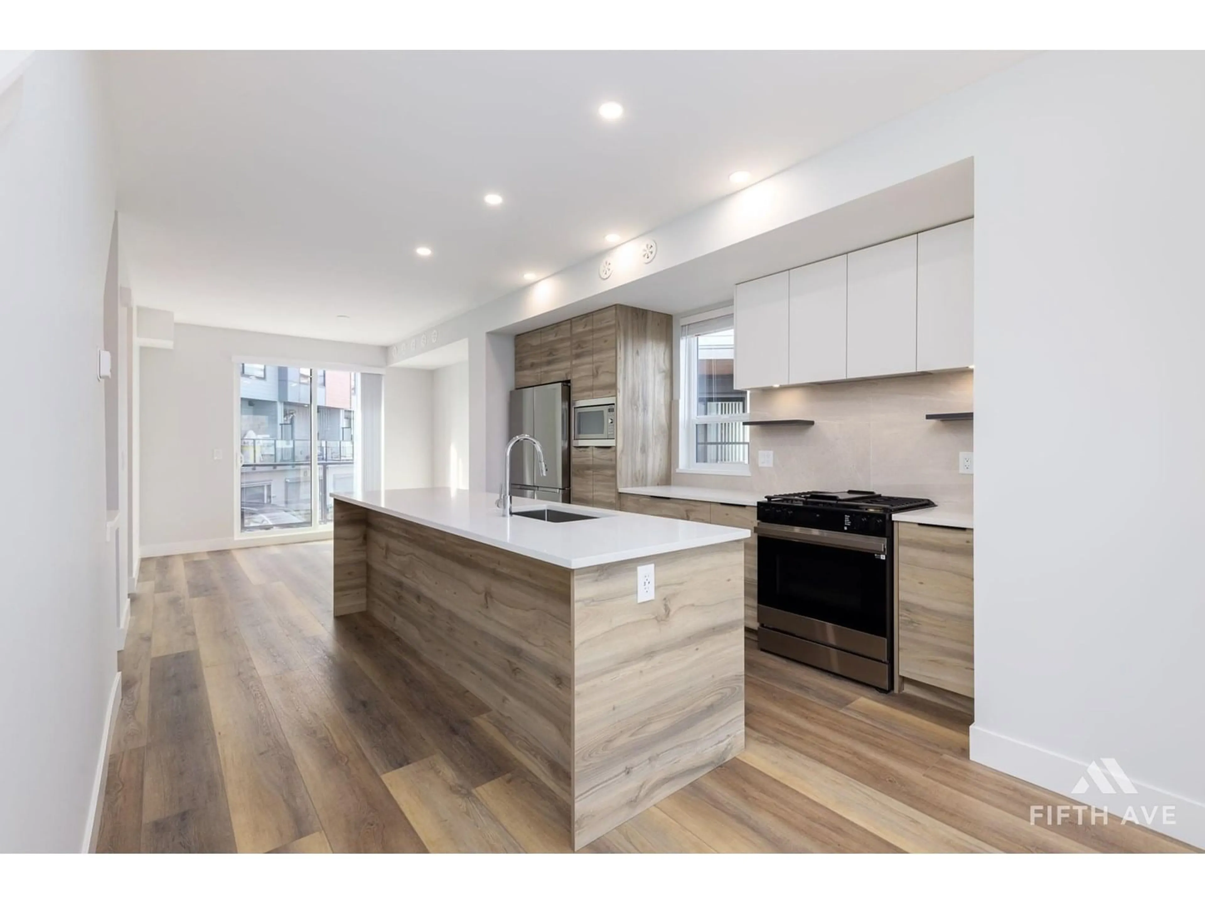 Open concept kitchen, wood/laminate floor for 95 - 30530 CARDINAL, Abbotsford British Columbia N0N0N0