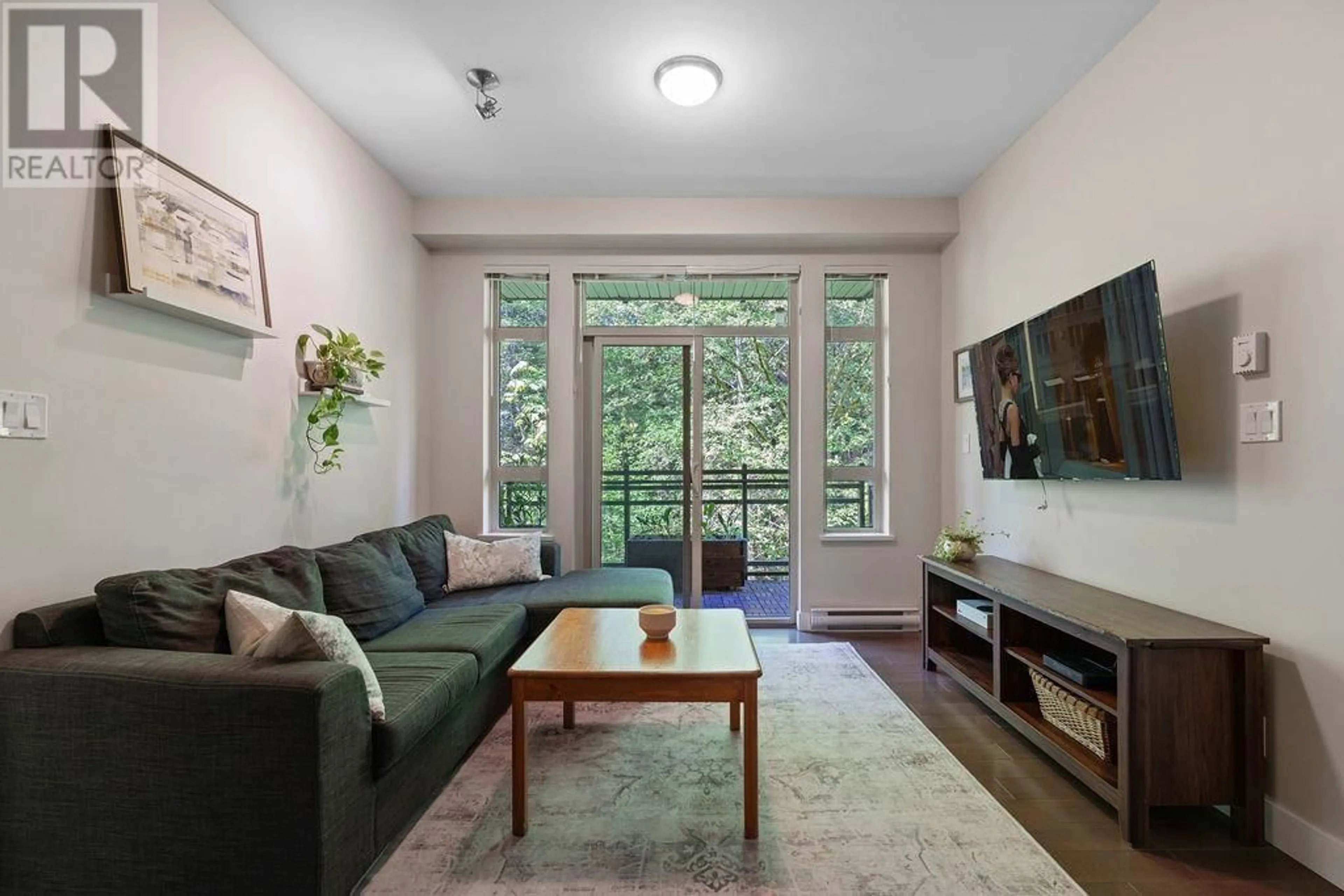 Living room with furniture, unknown for 305 - 3294 MT SEYMOUR PARKWAY, North Vancouver British Columbia V7H0B1