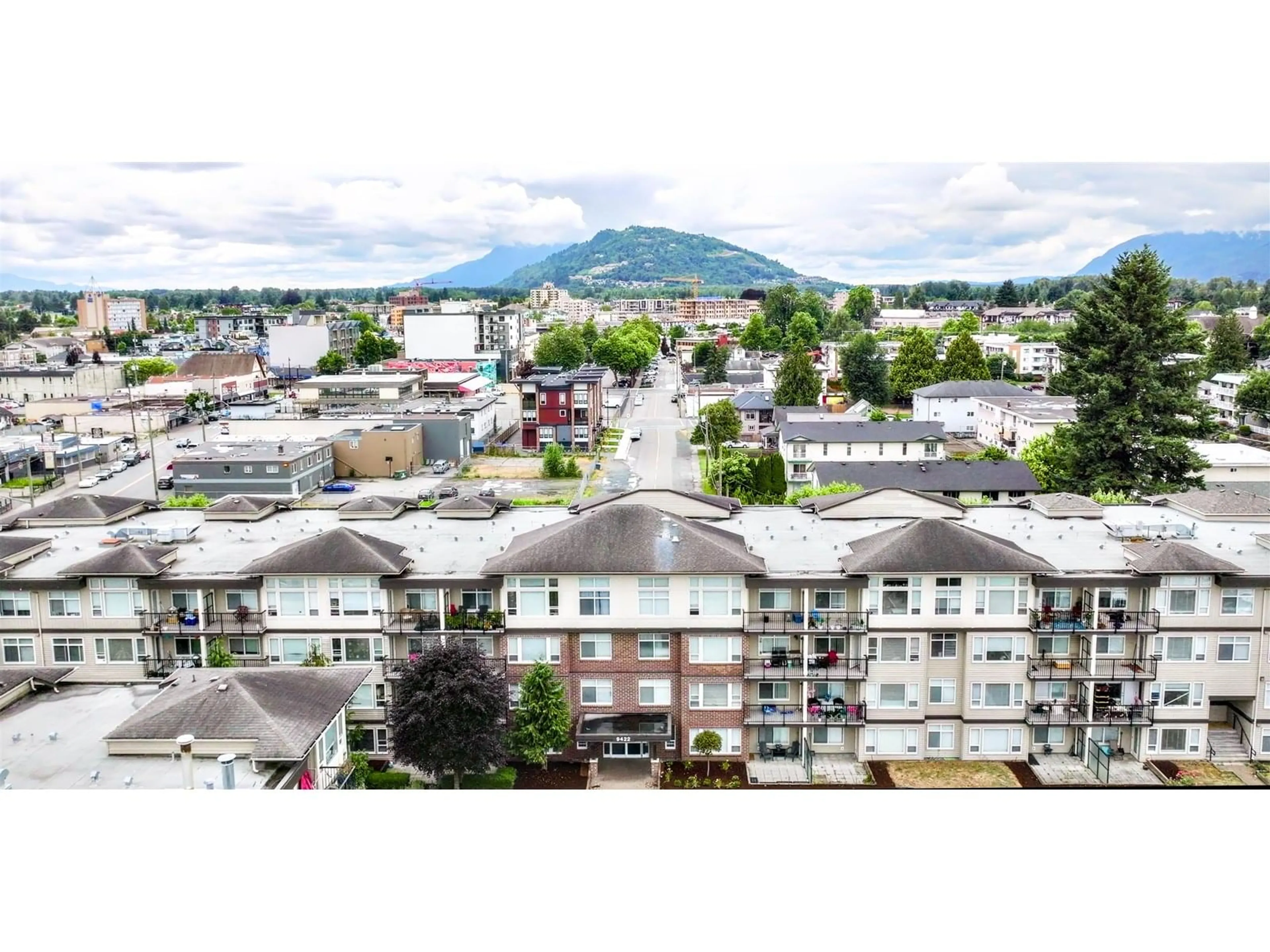 A pic from outside/outdoor area/front of a property/back of a property/a pic from drone, mountain view for 215 - 9422 VICTOR STREET, Chilliwack British Columbia V2P0B8