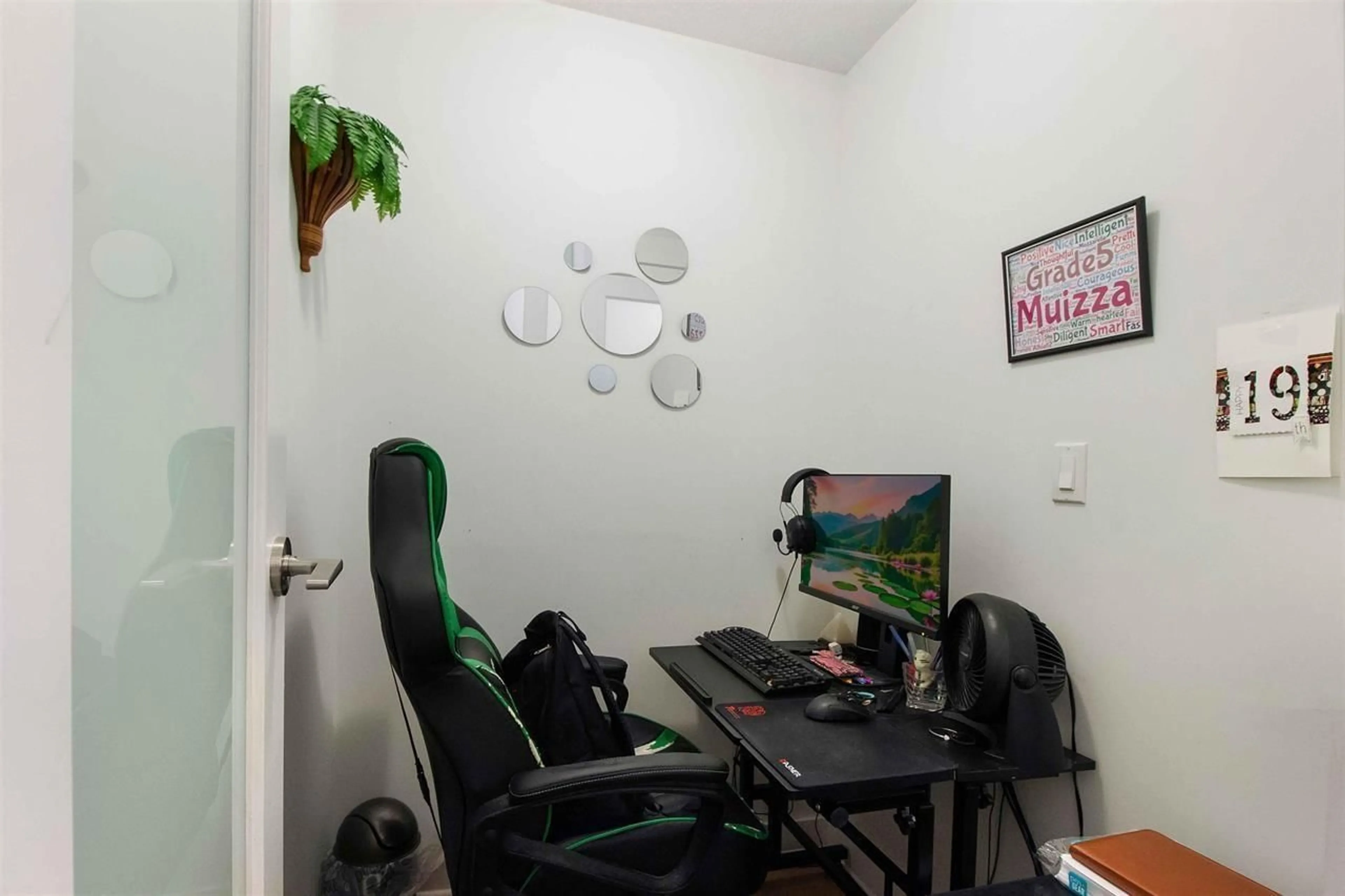 A pic of a room for 411 - 10777 UNIVERSITY, Surrey British Columbia V3T0E6