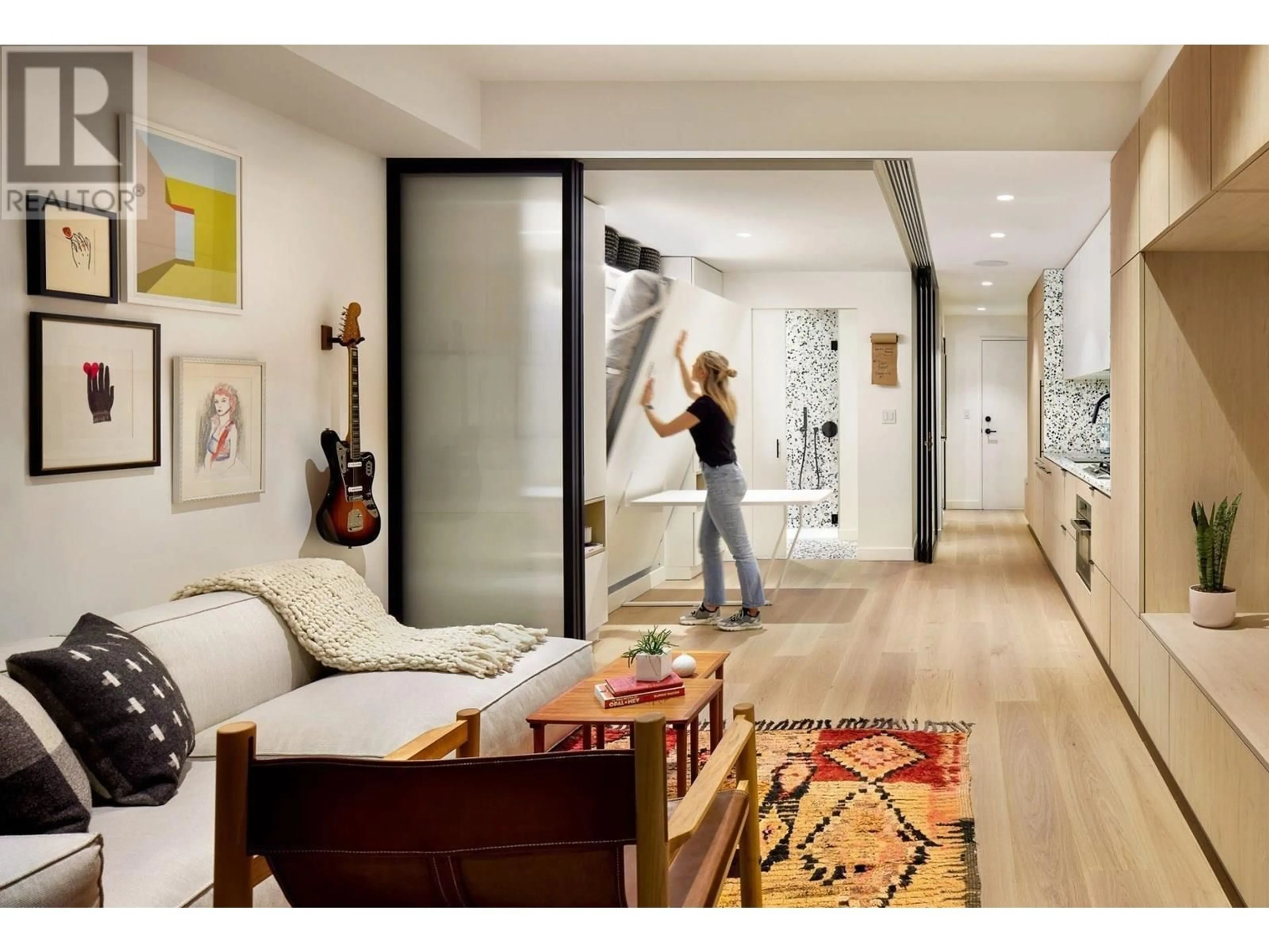Indoor entryway for 319 - 471 BROADWAY, Vancouver British Columbia V5T1W9