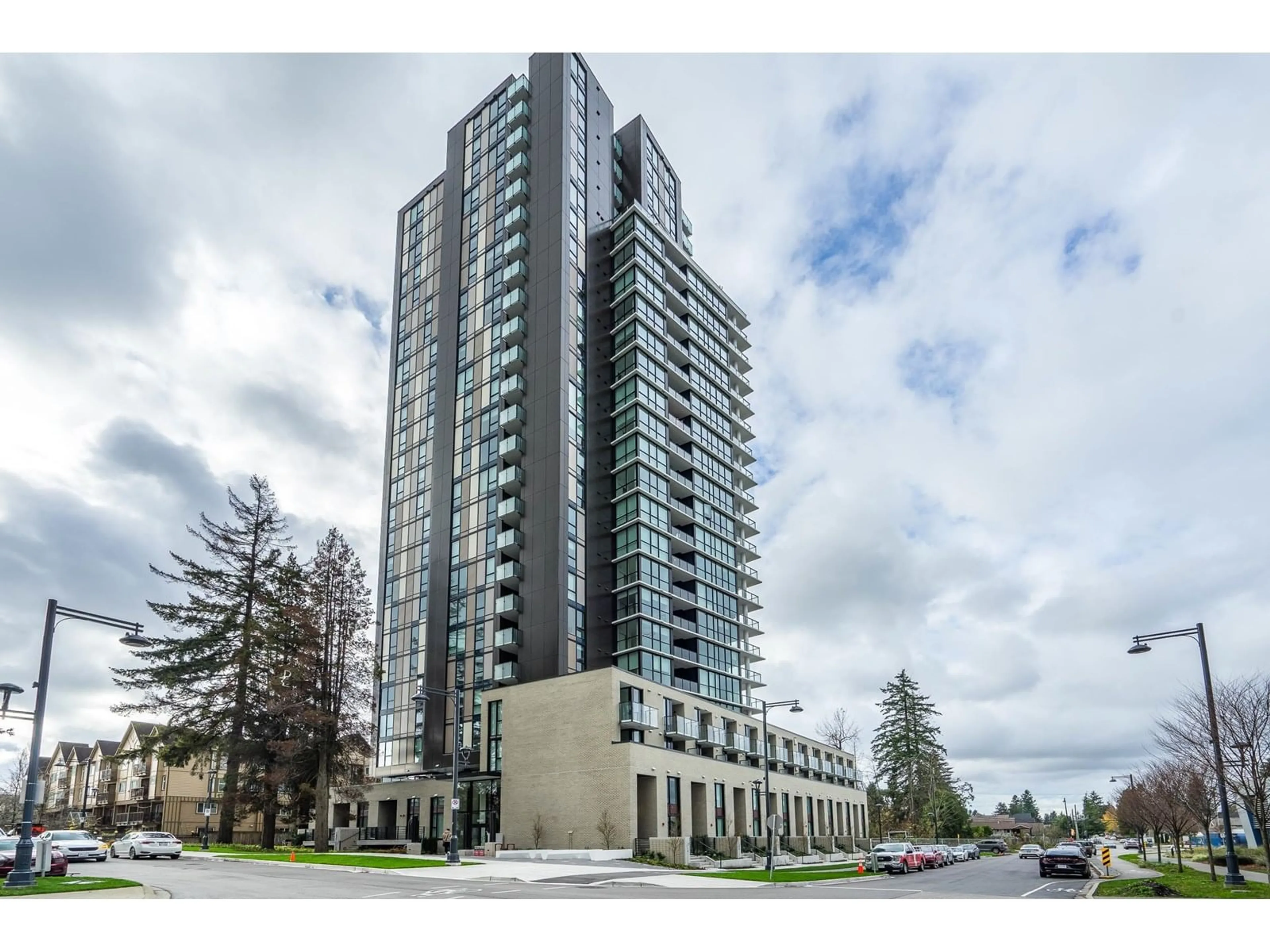 Indoor foyer for 2601 - 10333 133, Surrey British Columbia V3T0V1