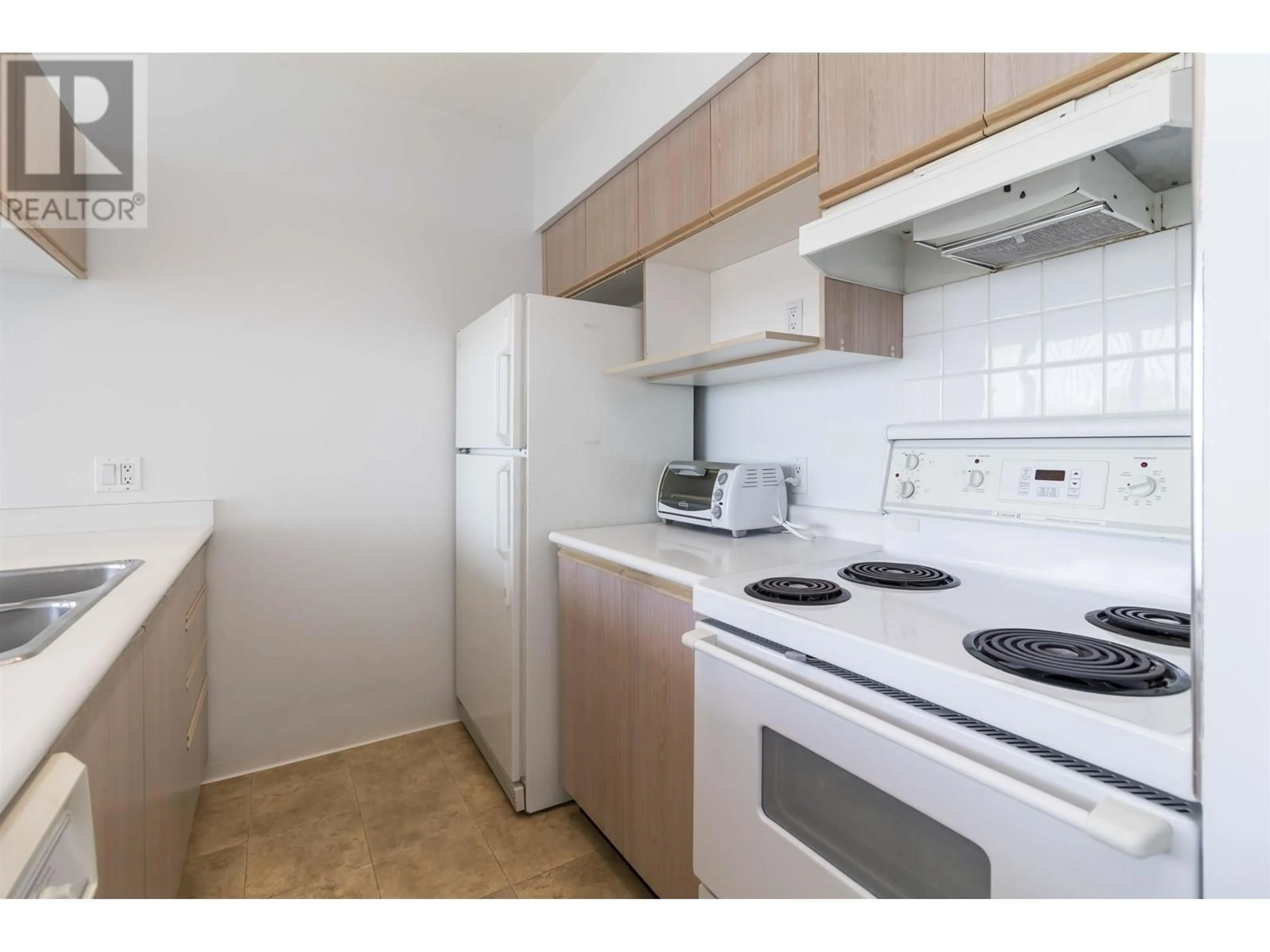 Standard kitchen, unknown for 1402 - 8871 LANSDOWNE ROAD, Richmond British Columbia V6X3X8