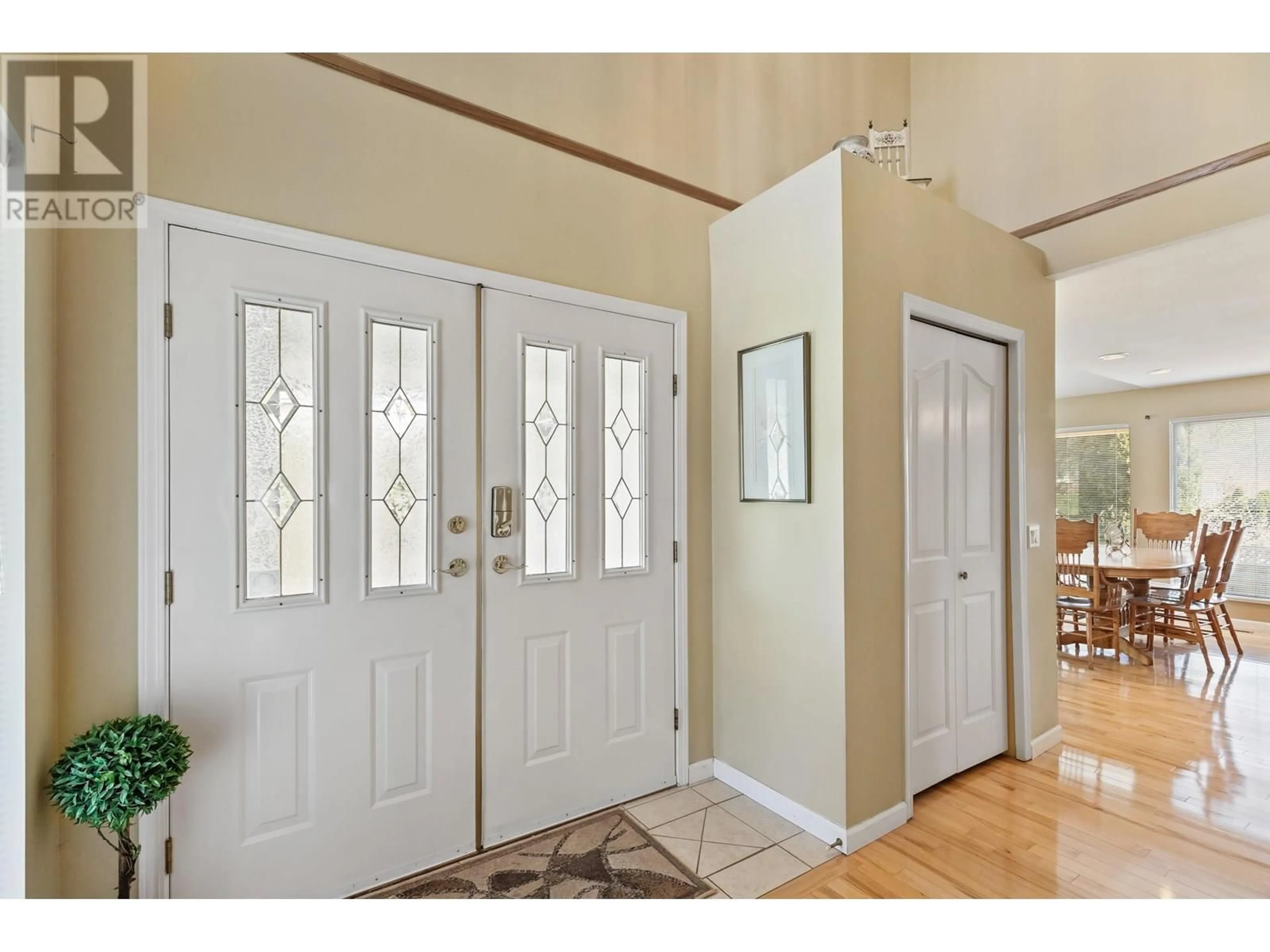 Indoor entryway for 23460 108B AVENUE, Maple Ridge British Columbia V2W1A9