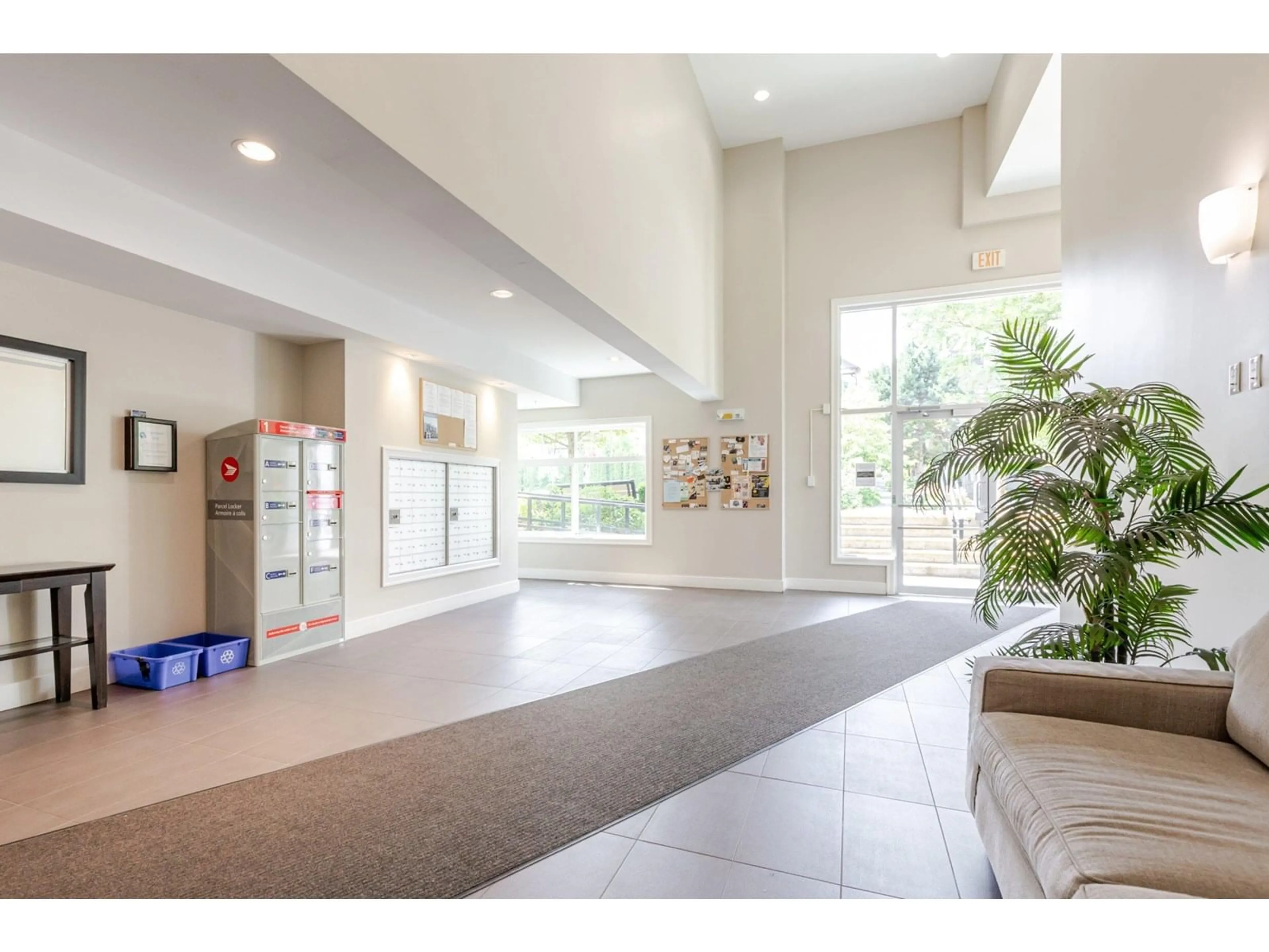 Indoor foyer for 304 - 6480 195A, Surrey British Columbia V4N6P1