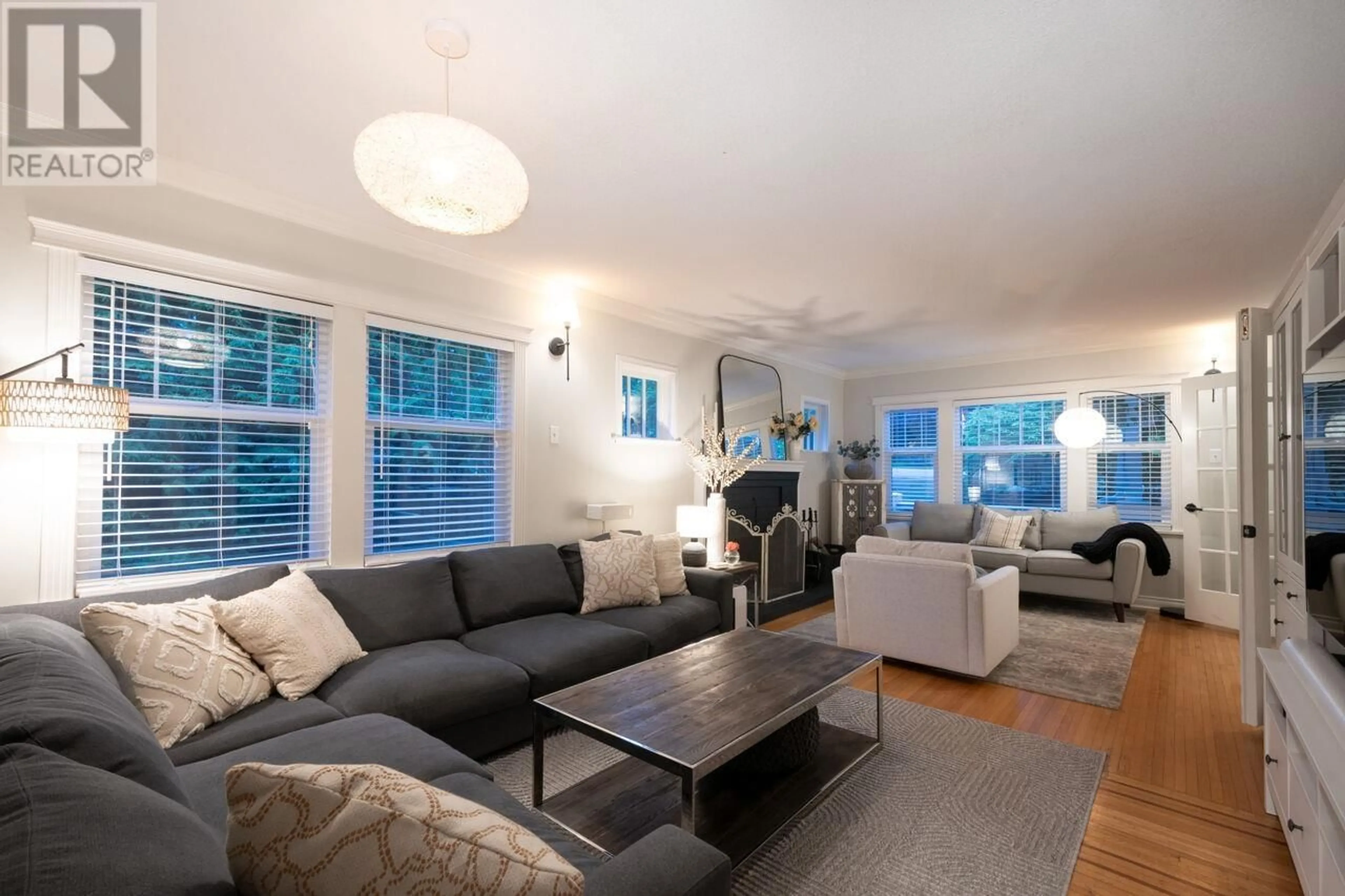 Living room with furniture, wood/laminate floor for 66 MAPLE COURT, Anmore British Columbia V3H4Y5