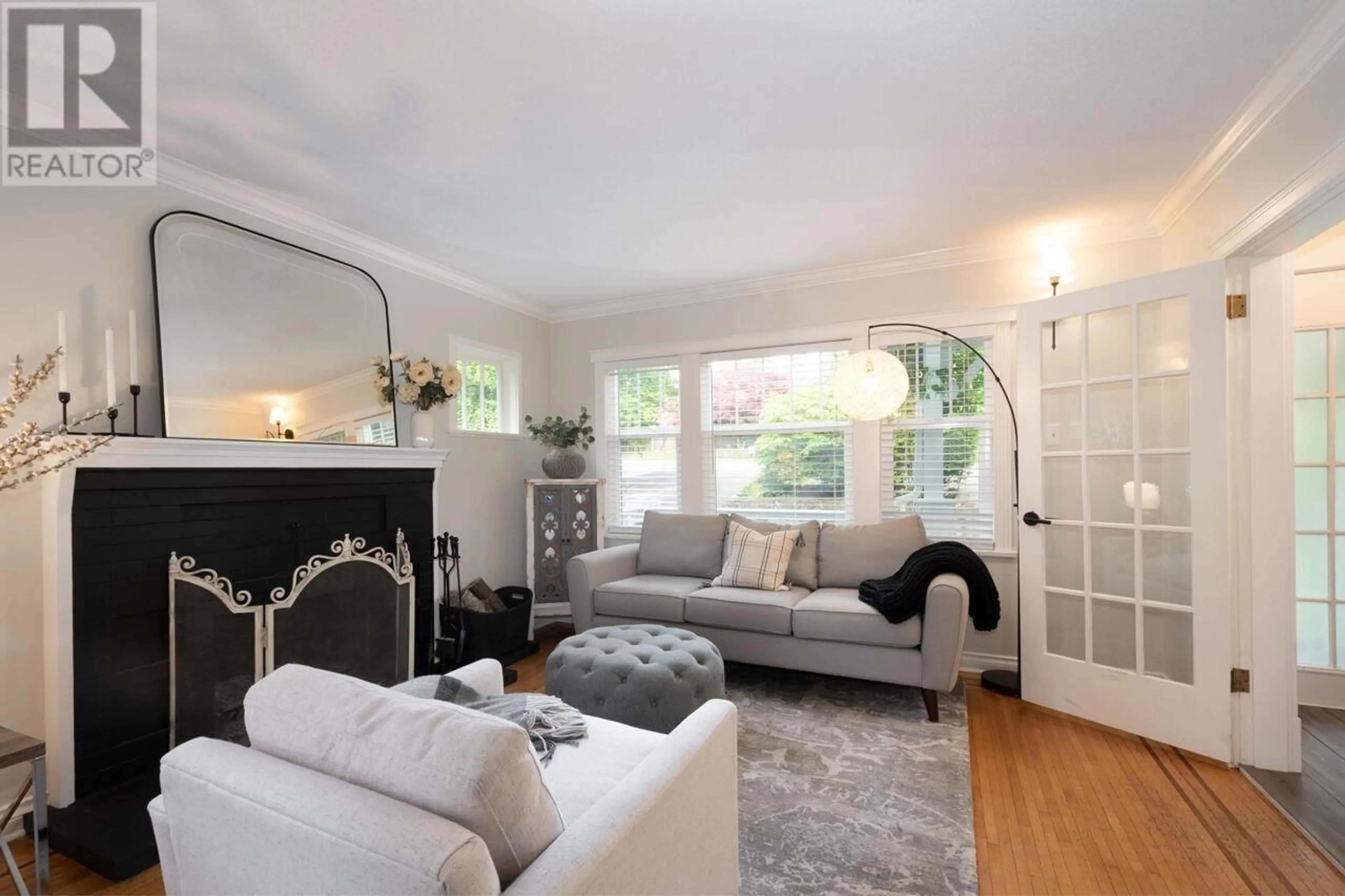 Living room with furniture, unknown for 66 MAPLE COURT, Anmore British Columbia V3H4Y5