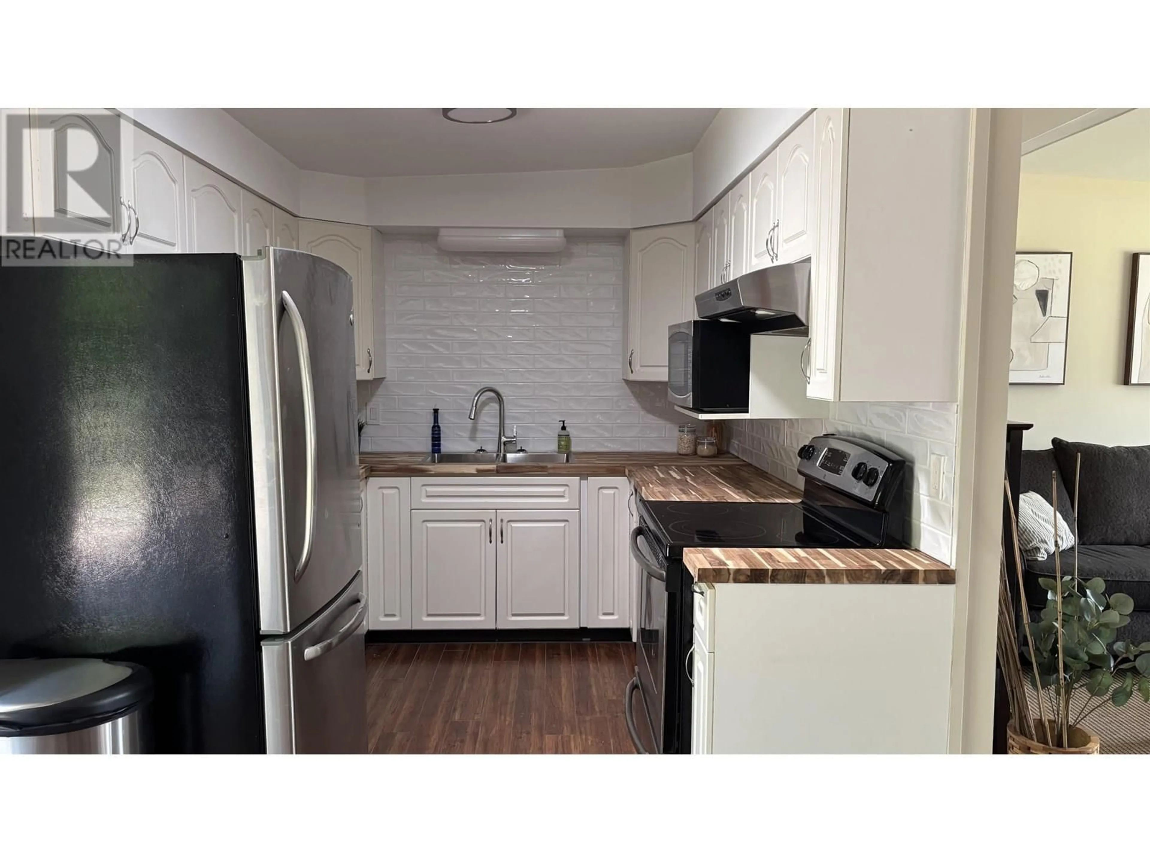 Standard kitchen, unknown for 42 BARTHOLOMEW STREET, Kitimat British Columbia V8C2J7